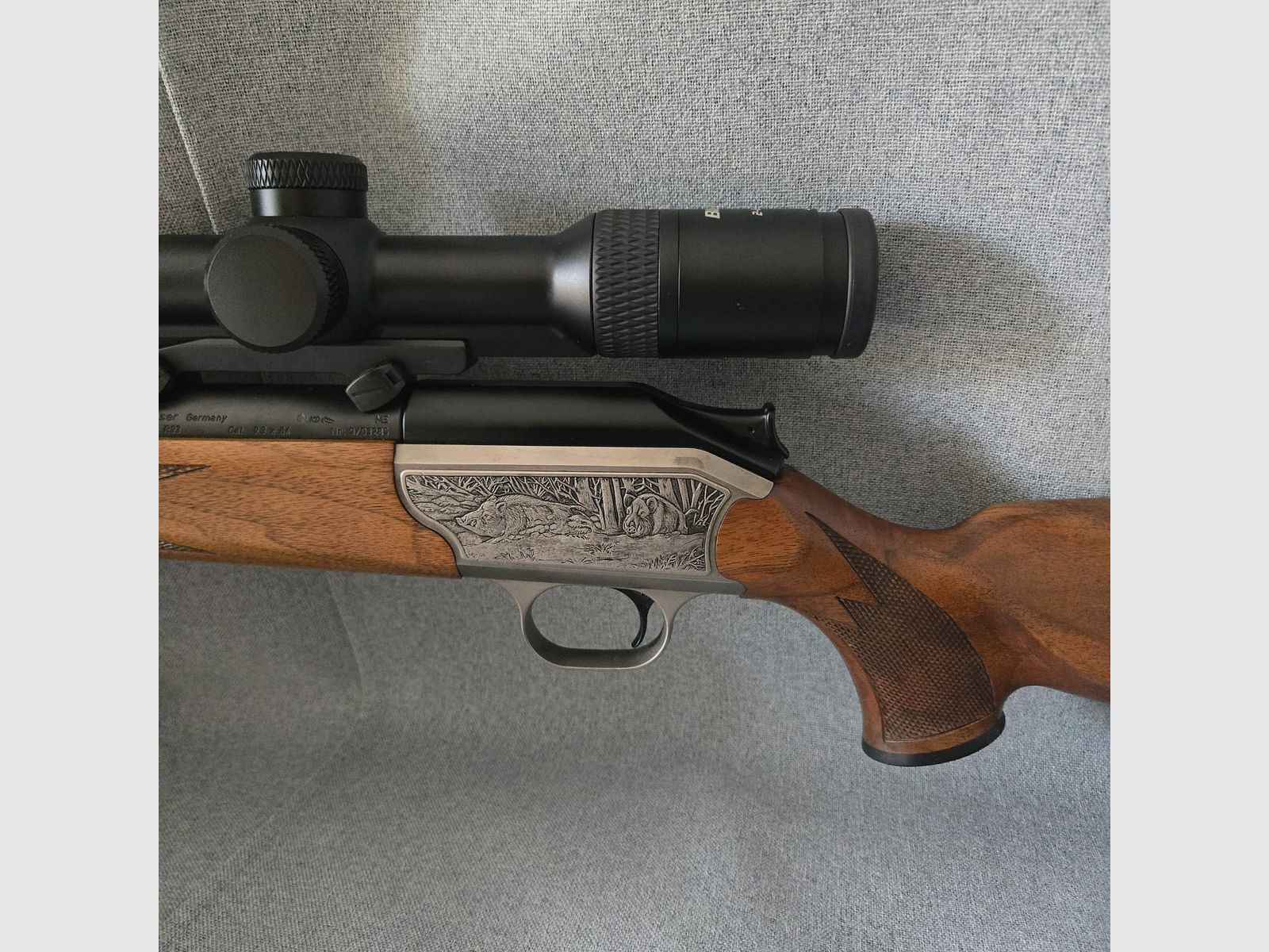Blaser R93 als Gesamtpaket mit Schalldämpfer und Ziehlfernrohr von Zeiss