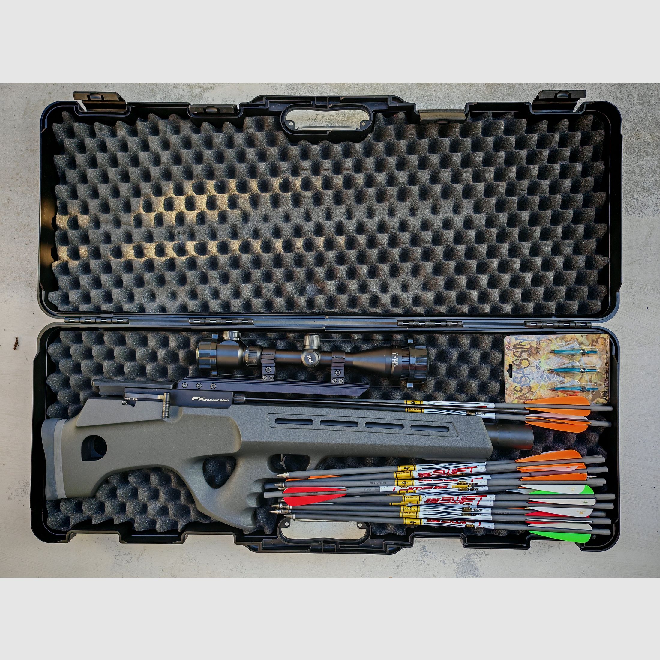 FX Bobcat MK2 Arrow avec lunette de visée et pompe à air FX, arme à air comprimé, arbalète.