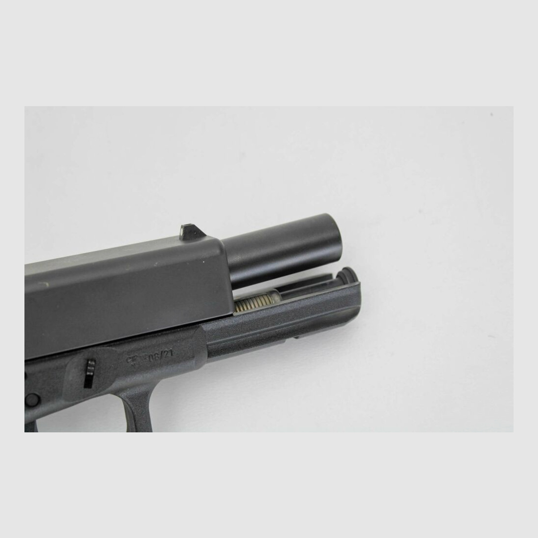 Pistole Glock 21 GEN 4 Kal 45ACP mit 2 Magazinen und Tasche .45Auto