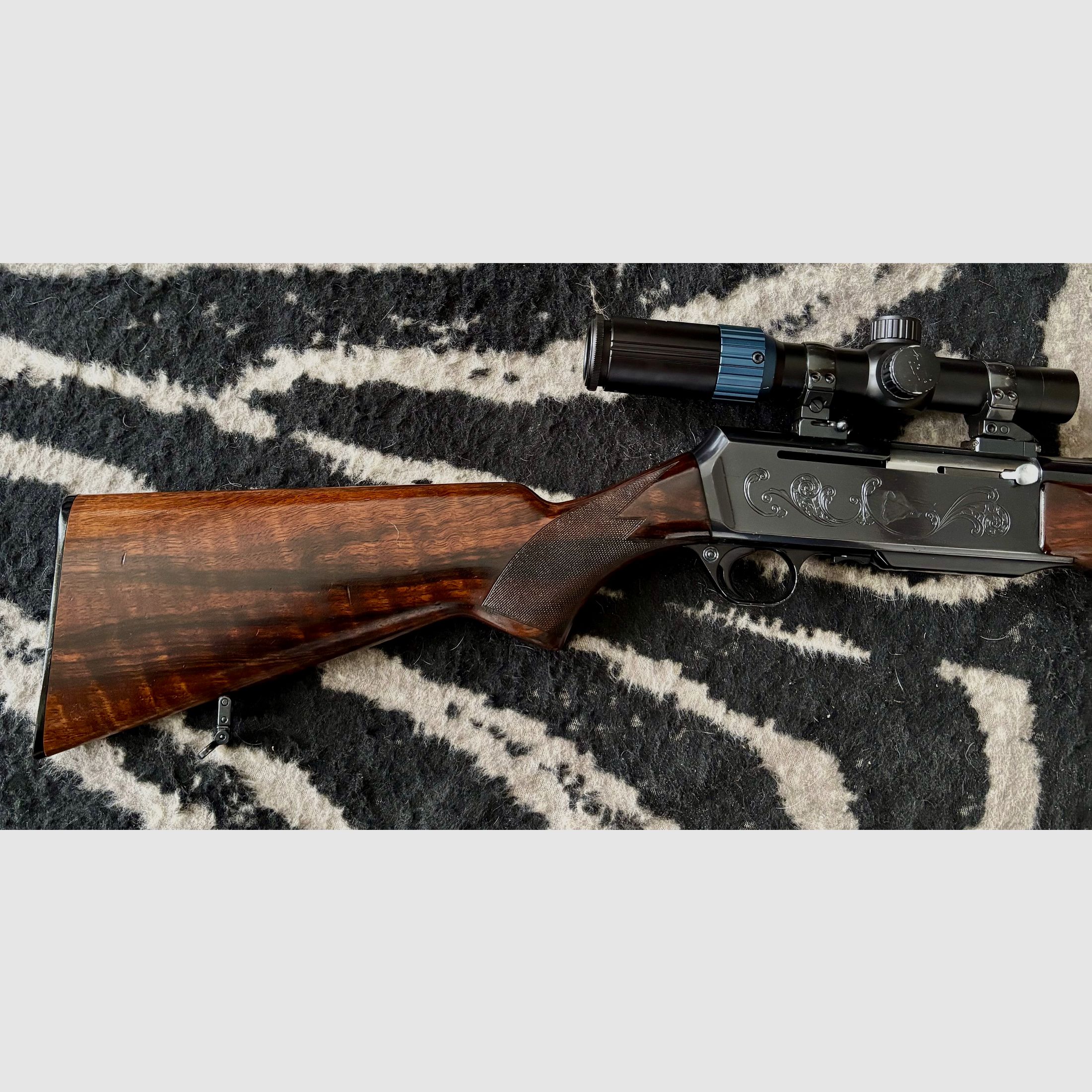 FN Browning BAR Cal. .30-06 modèle spécial avec crosse en bois magnifique, cuir de poisson fin et gravure