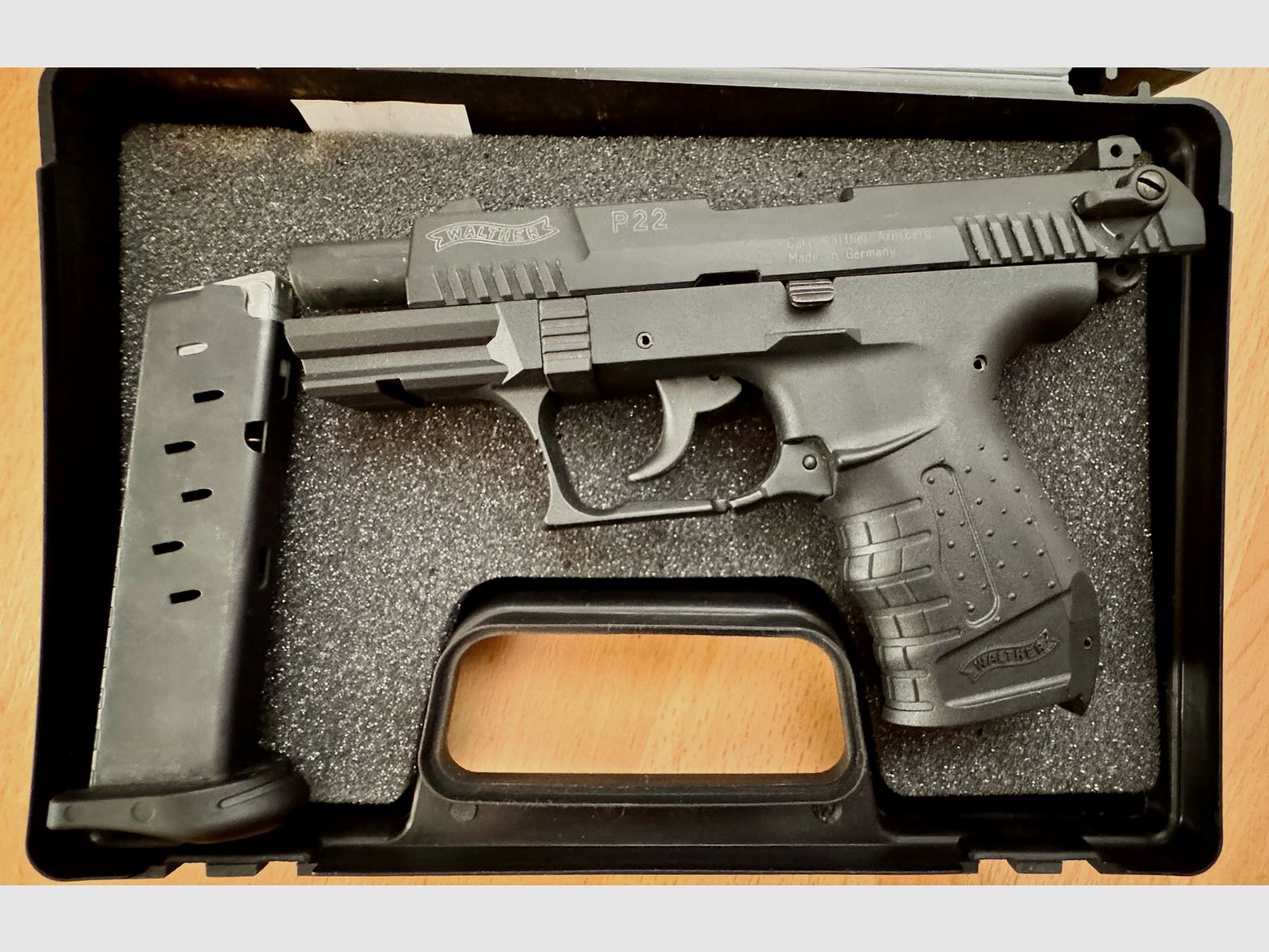 Umarex 308.02.00 Walther Schreckschusspistole P22 9mm PAK m. Holster und Patronen