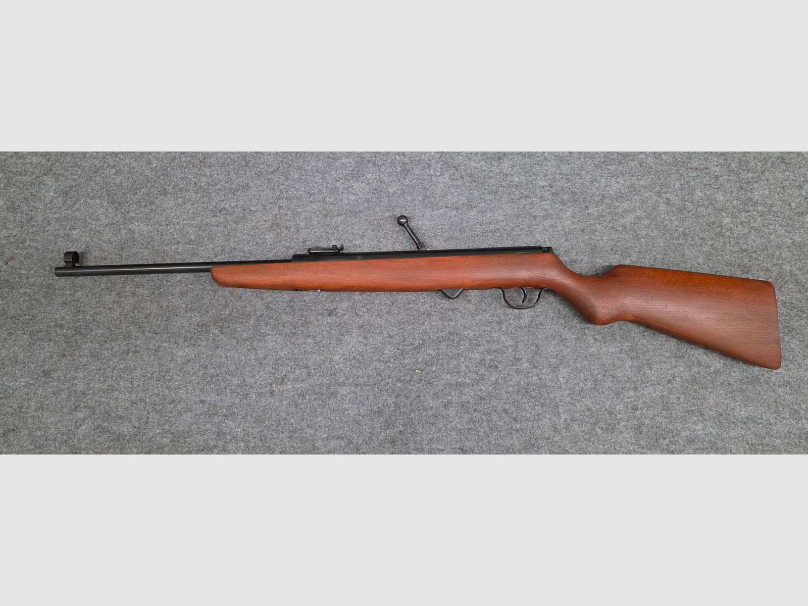 Special version with only 2 screw fastening and short length Haenel 310 with standard trigger repeater Kirmes 4.4 mm air rifle