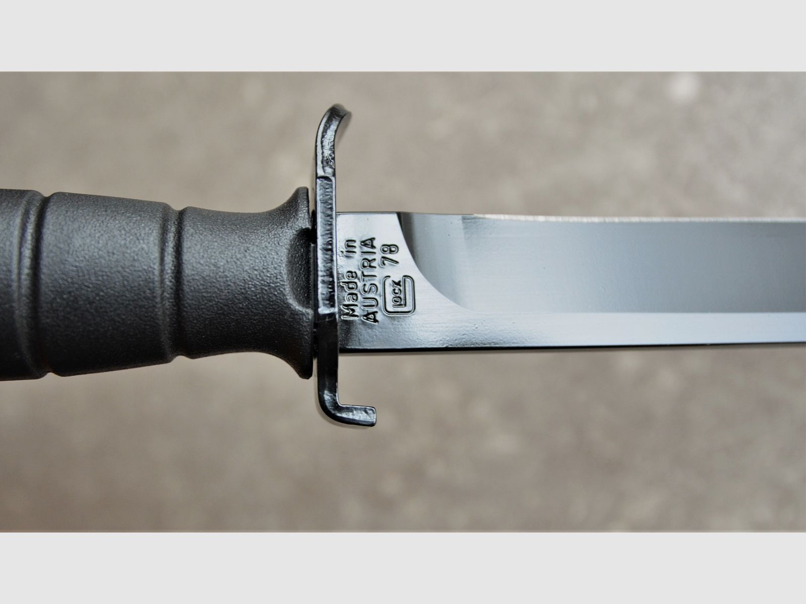 Glock Feldmesser FM 78 schwarz – Militärisches Mehrzweckmesser