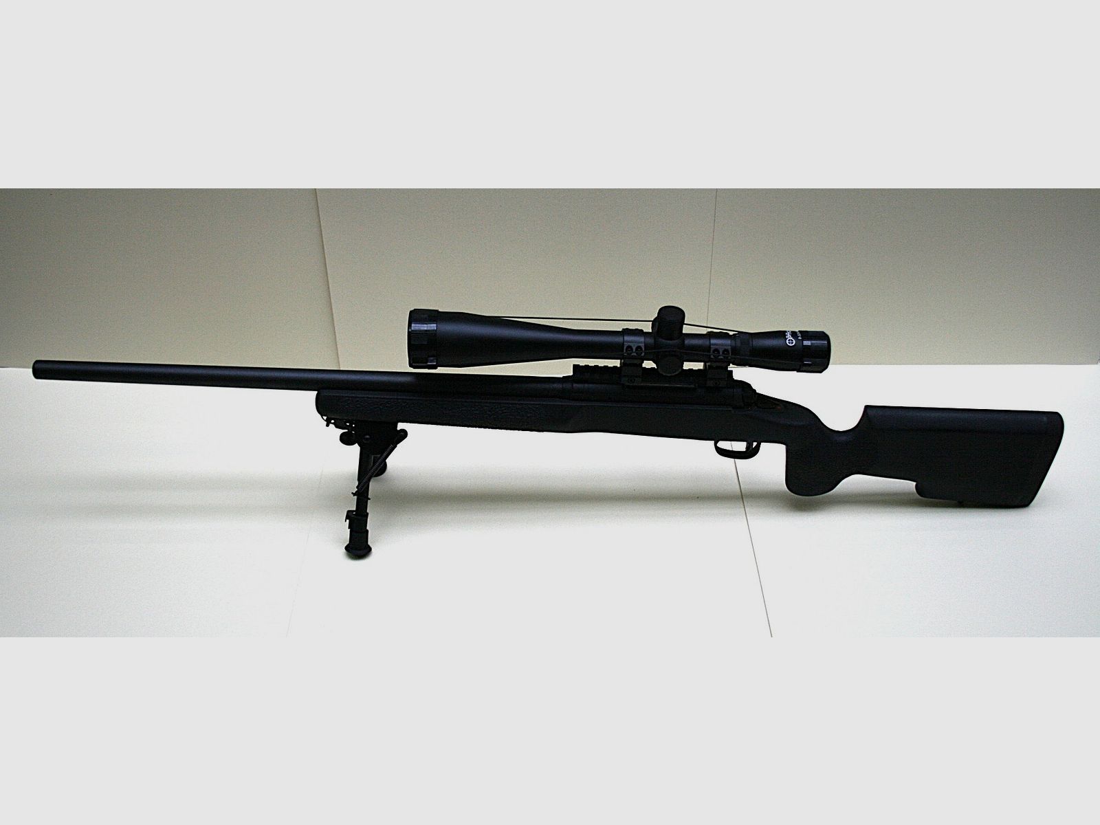 Kit Repetierbüchse SAVAGE Modell 10 / schwerer Lauf – .308Win. [Zielfernrohr SUN OPTIC 8-32×50 + Zweibein] (GEBRAUCHT), Bild 2 von 14