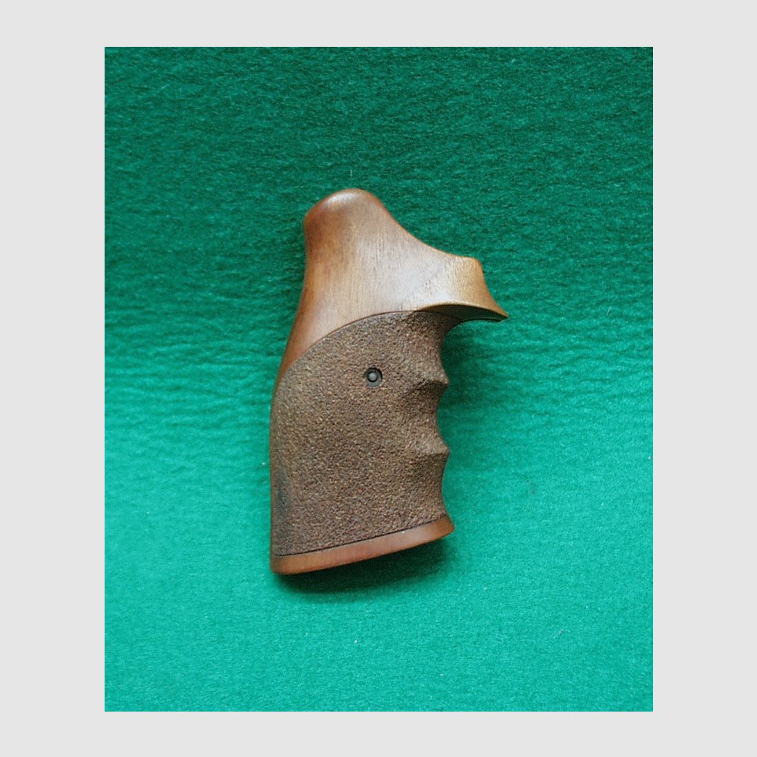 KN Nill Holz - Griffschalen