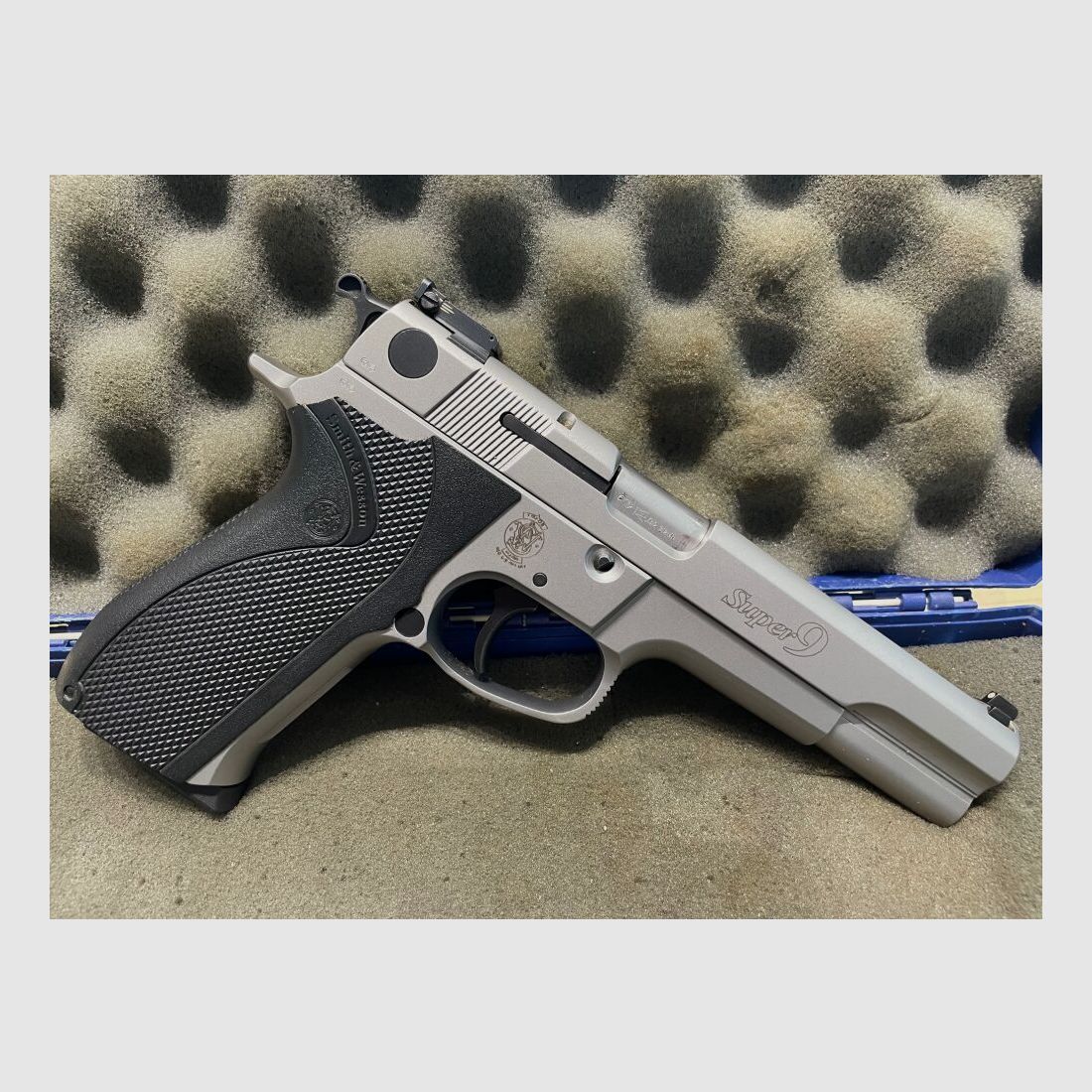 Smith & Wesson Super 9