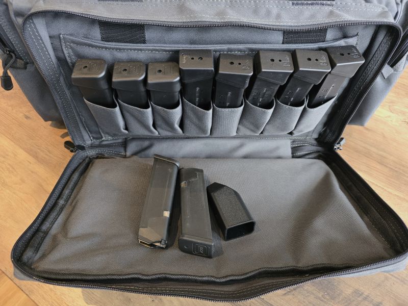 Komplett Set - Glock 17 - Gen.4 - 9X19 - Tasche und Magazine