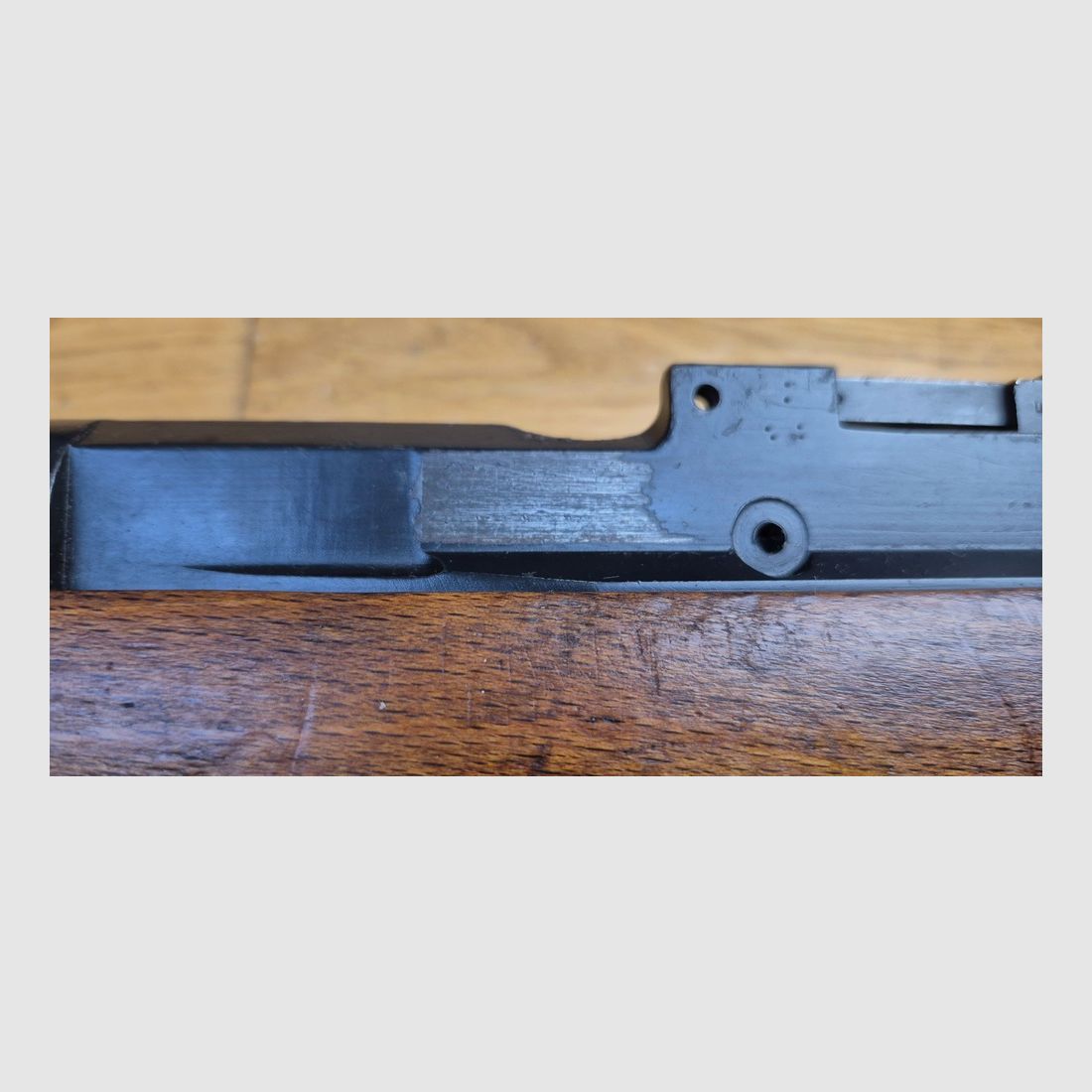 Schöner Lee-Enfield N°8 MKI – Britische Vorschriftstraining-Waffe – Kal. .22LR – Fazakerley-Fertigung von 1952 – Schönes militärisches „zivilisiertes“ Exemplar – Militärdiopter von guter Qualität – Sehr schöner Lauf und gute Mechanik – schönes Holz – TBE, Bild 28 von 31