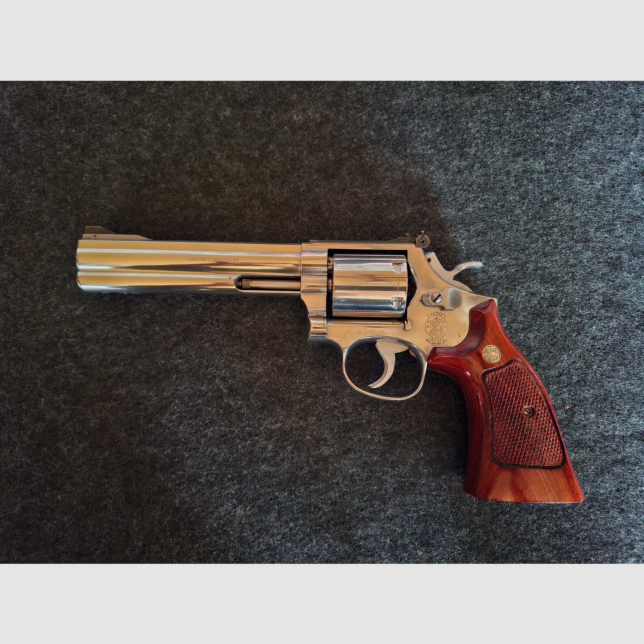 S&W 357 Eurotarget 93 "Limited Edition 1 of 500" barrel 6", non-fluted