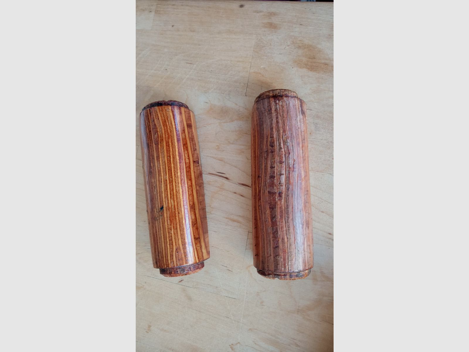 Originale guanti superiori Dong AK rumeni (molto larghi) / Legno laminato robusto perfetto per il pene di asino rumeno (Uluc) o guanti RPK