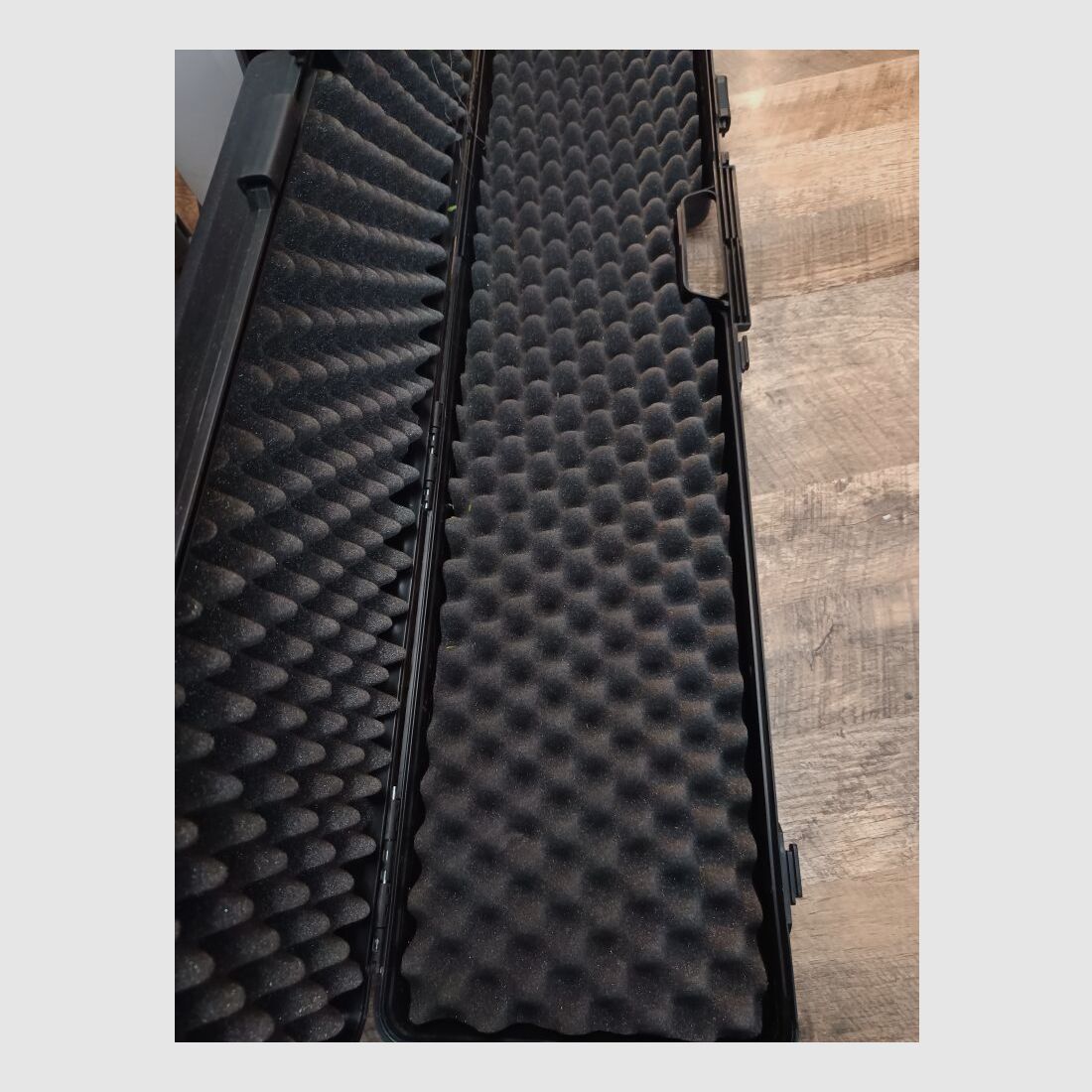 Diverse harde koffers verschillende