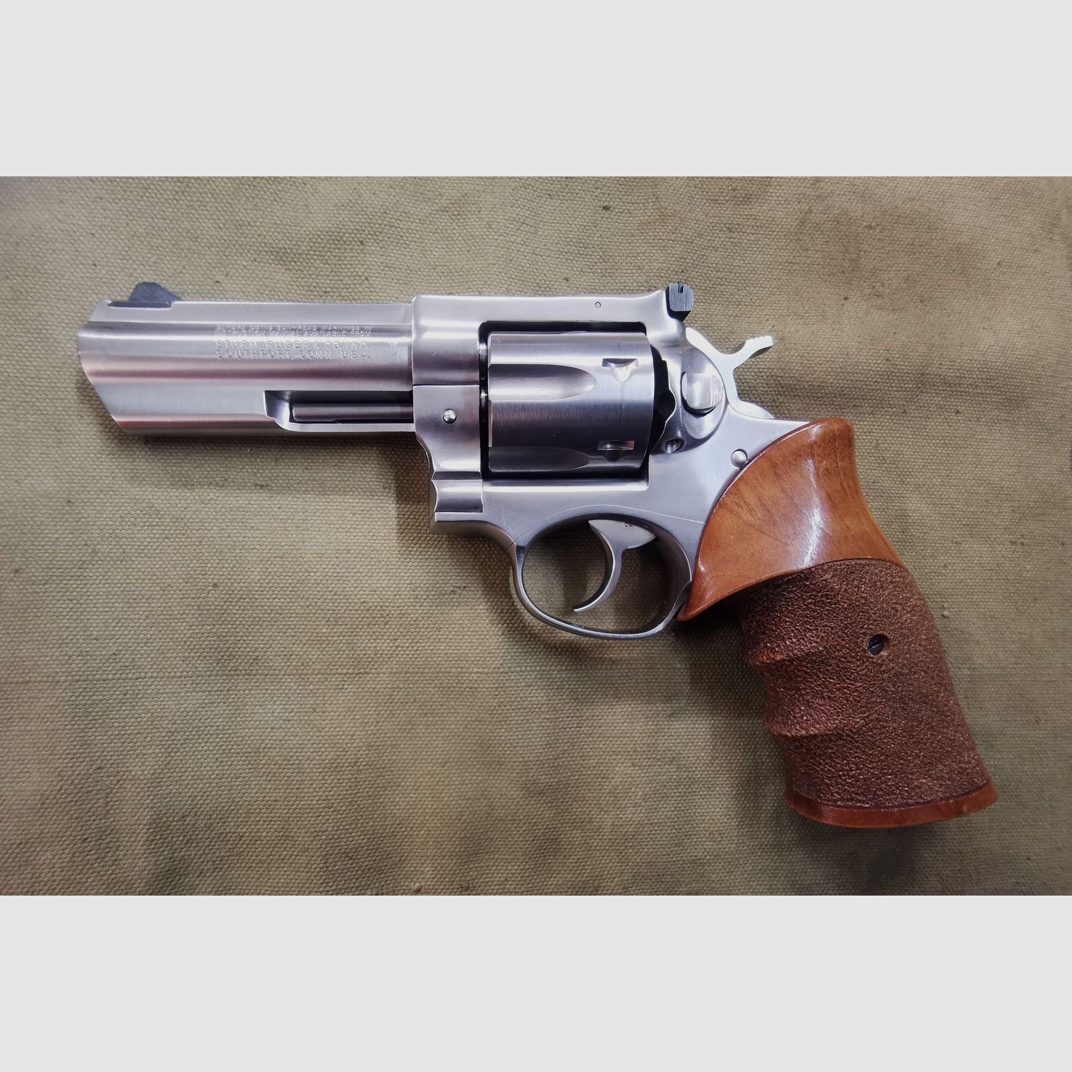 RUGER GP100  .357Mag   4Zoll schwerer Revolver