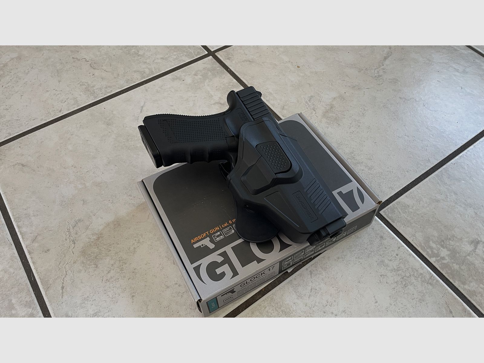 Glock 17 Gen4 CO2 6mm + Umarex Holster | como nuevo