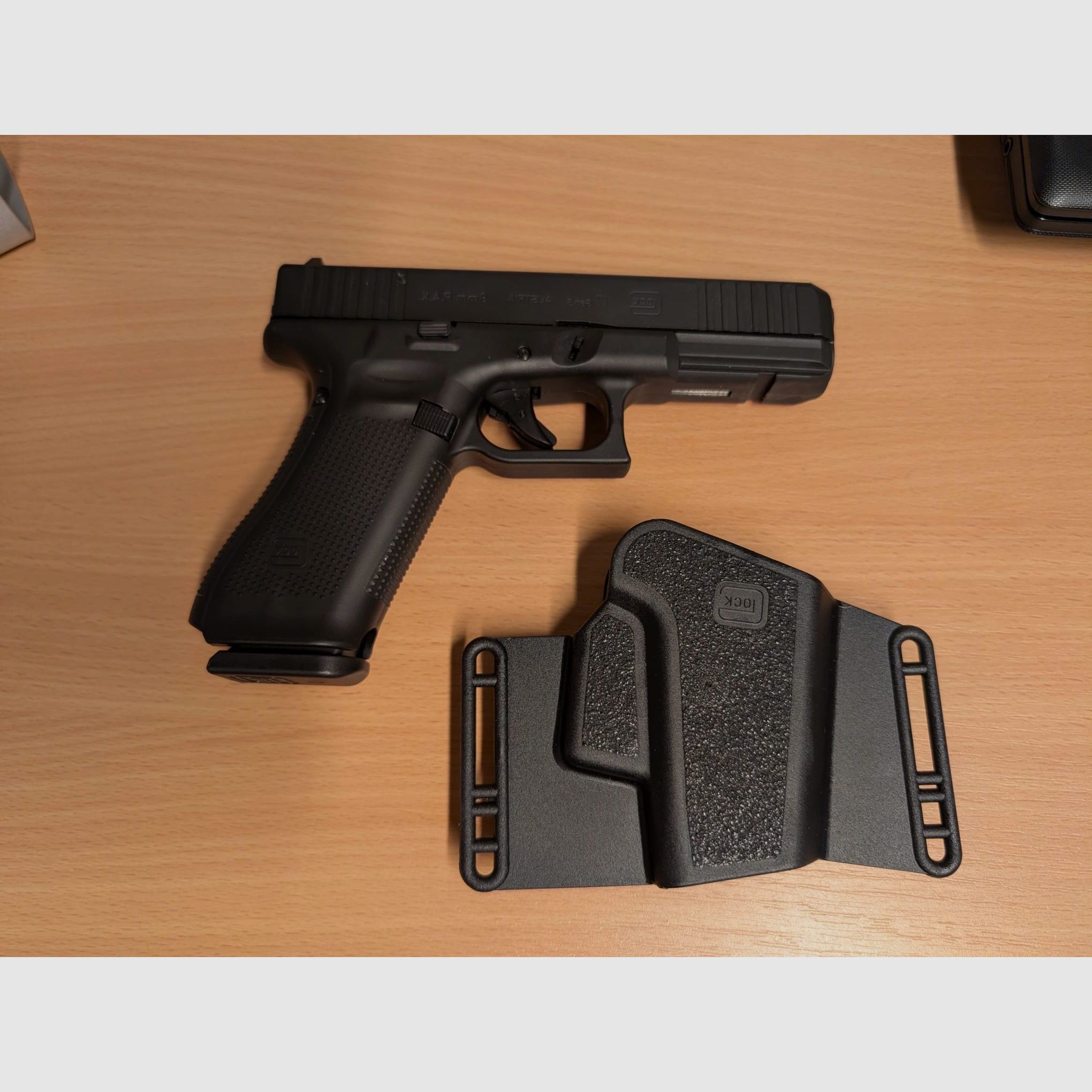 Glock 17 gen 5 Schreckschuss P.A.K / incl. nuova Glock Holster/incl. spedizione Riservato "Nick"