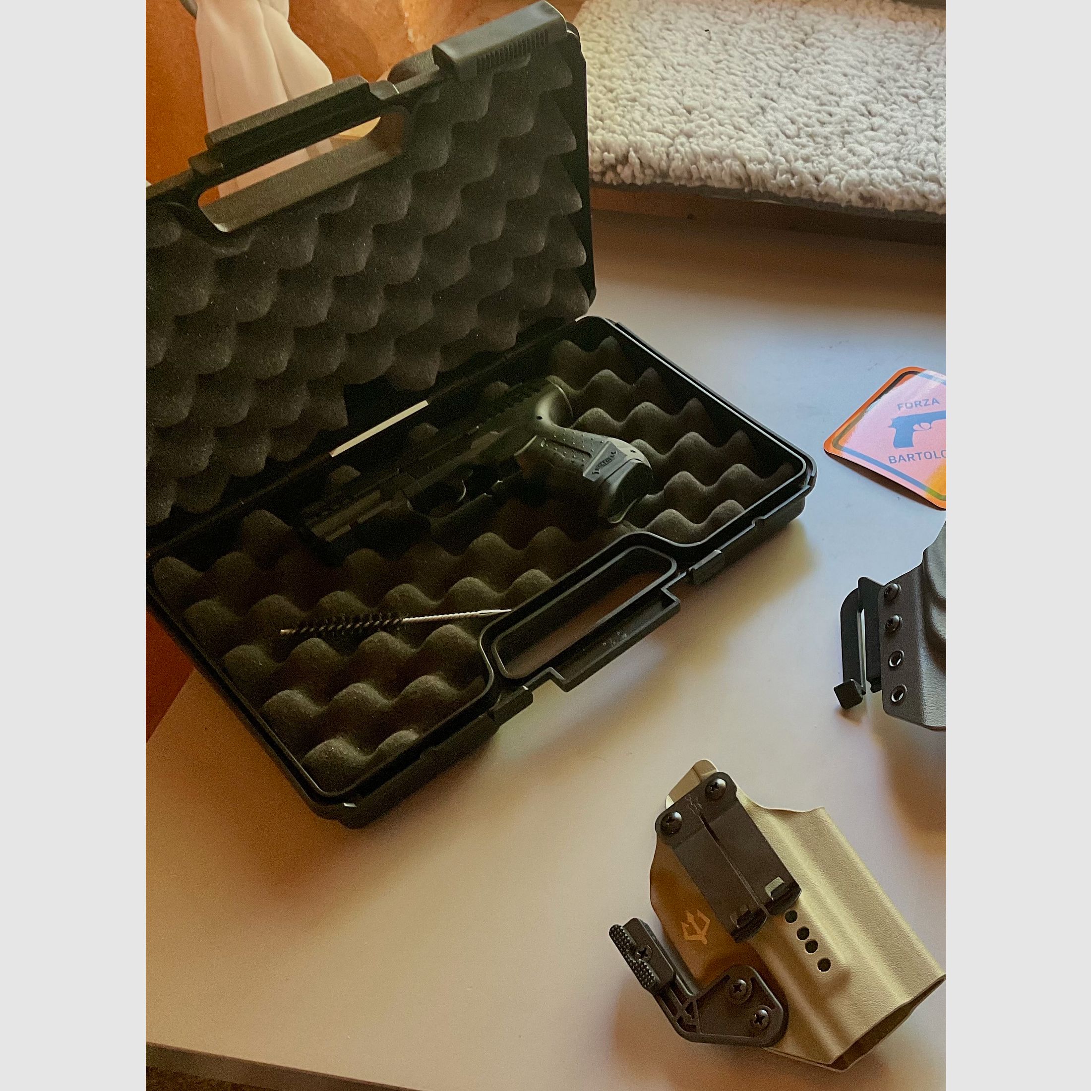  Walther P22 Ready Schreckschuss Pistole 9 mm P.A.K brüniert & Black Trident IWB Holster