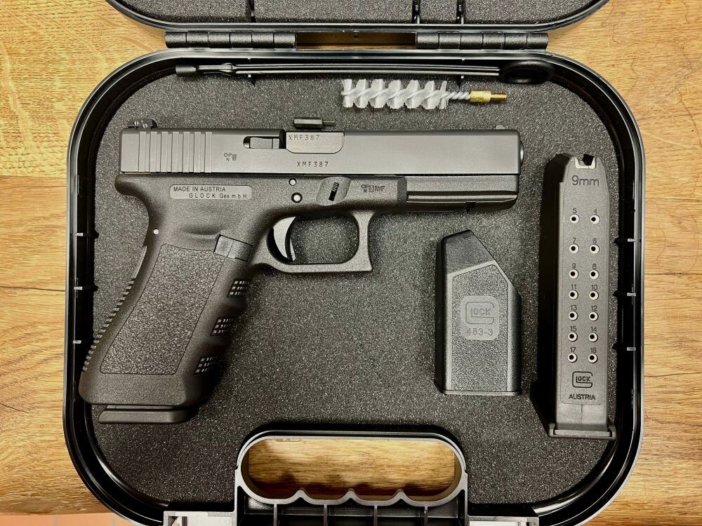 Glock 17 Gen 3 mit Koffer und Zubehör