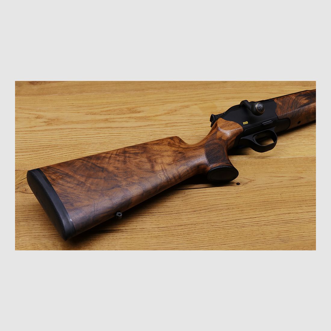 Blaser R8 wood class 7 / steel ball knurled with gold line / caliber and barrel length of choice