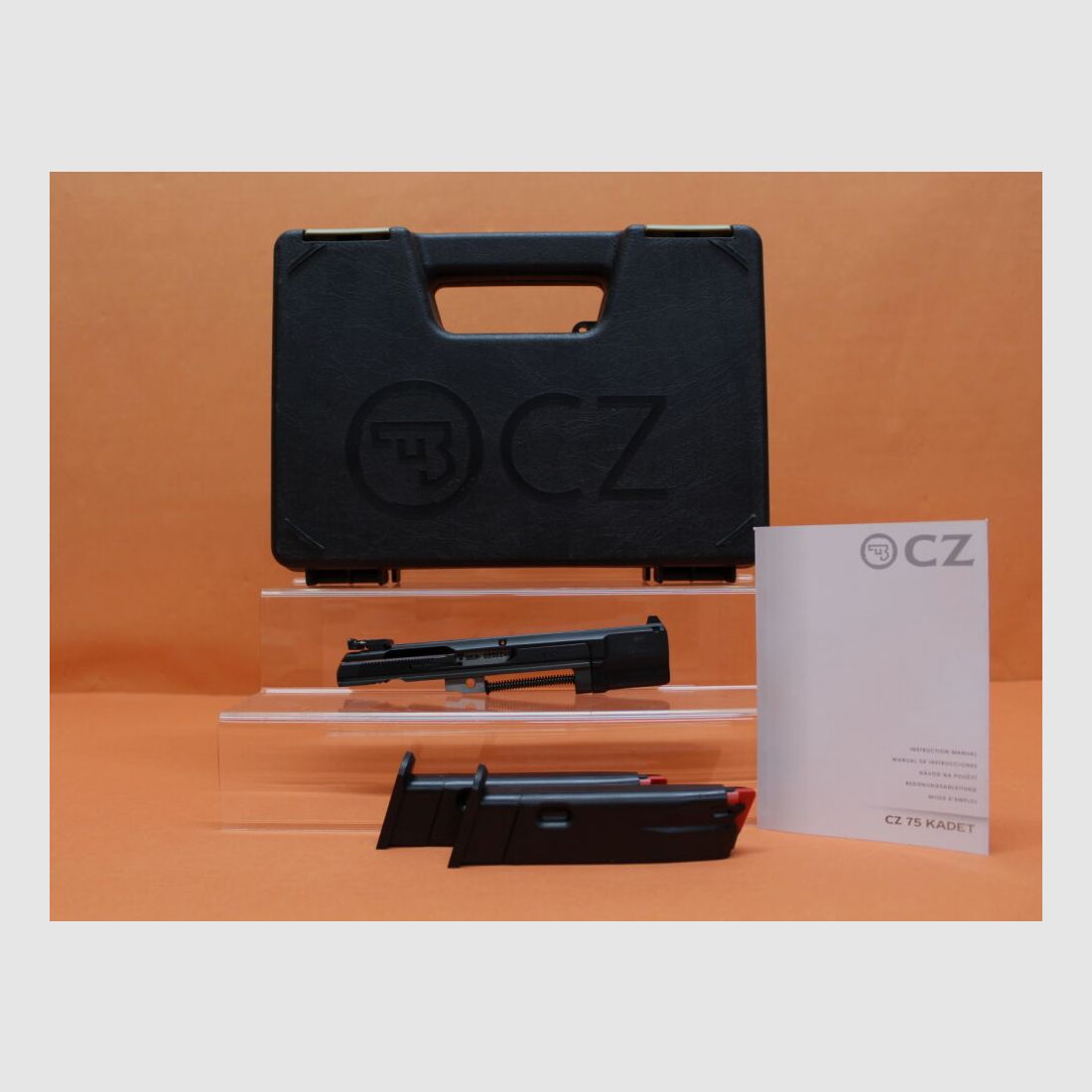 Système interchangeable CZUB .22lr CZ75 Kadet2 canon de 118mm/ viseur micrométrique à 3 points (.22lfB/.22L.R.)