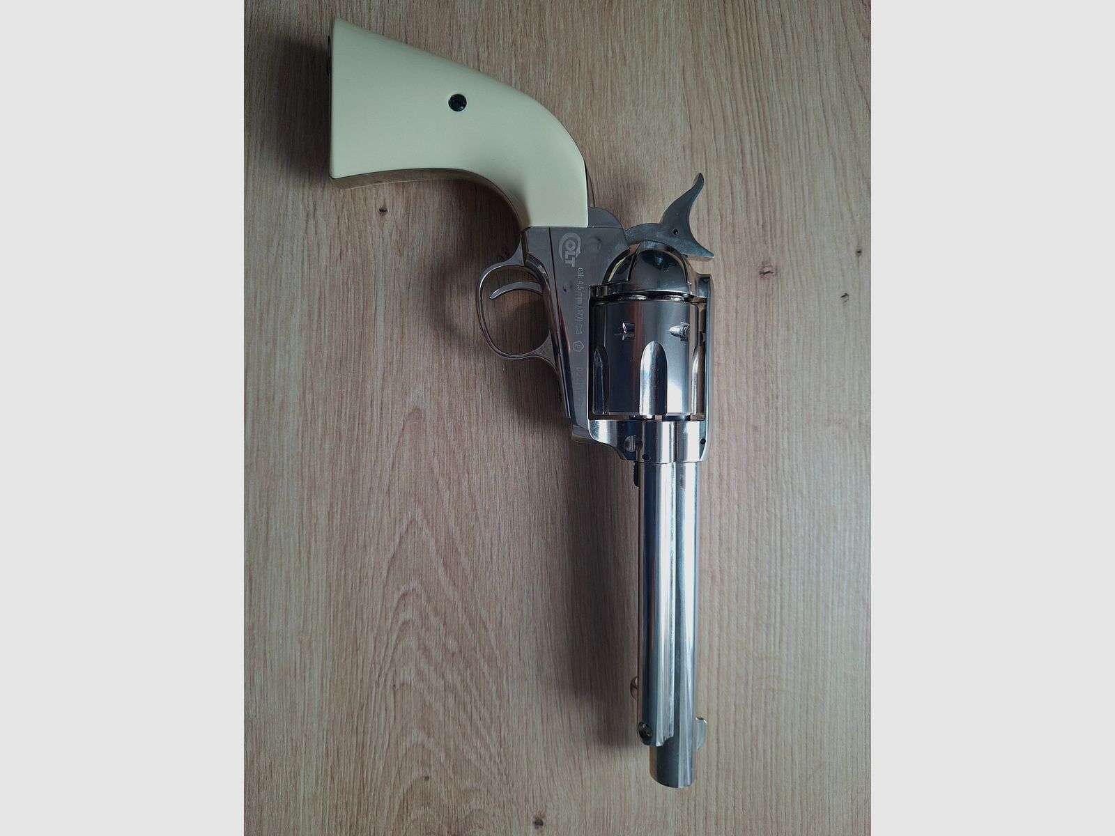 Colt Single Action Army® SAA Co2-Revolver wykończenie niklowe kaliber 4,5 mm Diabolo (P18)
