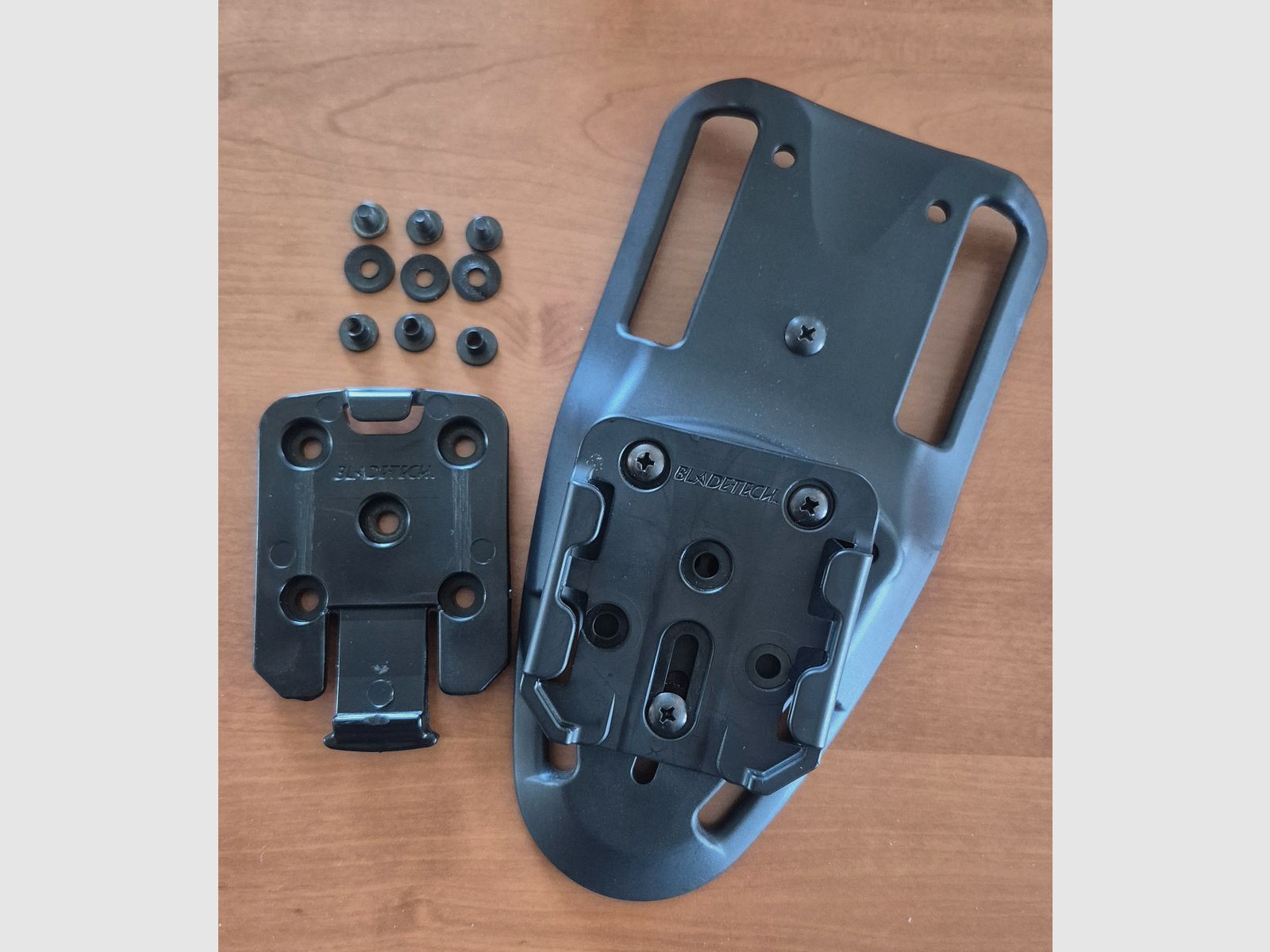 Blade-Tech Duty Drop and Offset avec sangle de cuisse Black Trident Logo et 1xBlade-Tech TMMS Insert et 1xSmall Receiver Plate et vis