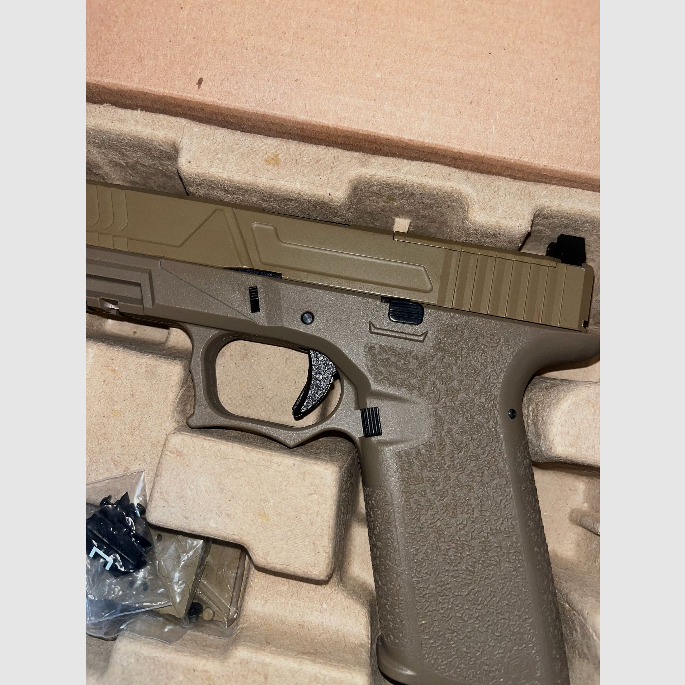 AWC VX7301 mit Metallschlitten GBB 6mm BB Flat Dark Earth