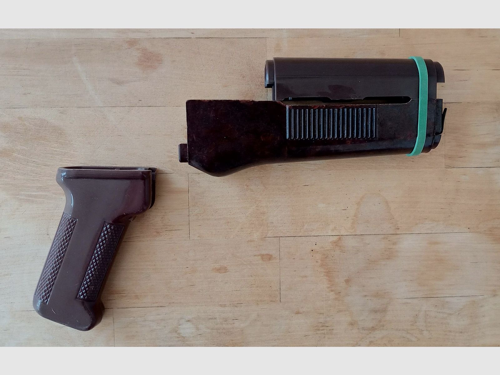 Set di protezione anteriore AKMS MPi dell'Est Germania per AKMS & AK74 DDR NVA in bakelite e plastica // montaggio indiretto anche per NEDI SDM Type 56 possibile, immagine 1 di 20