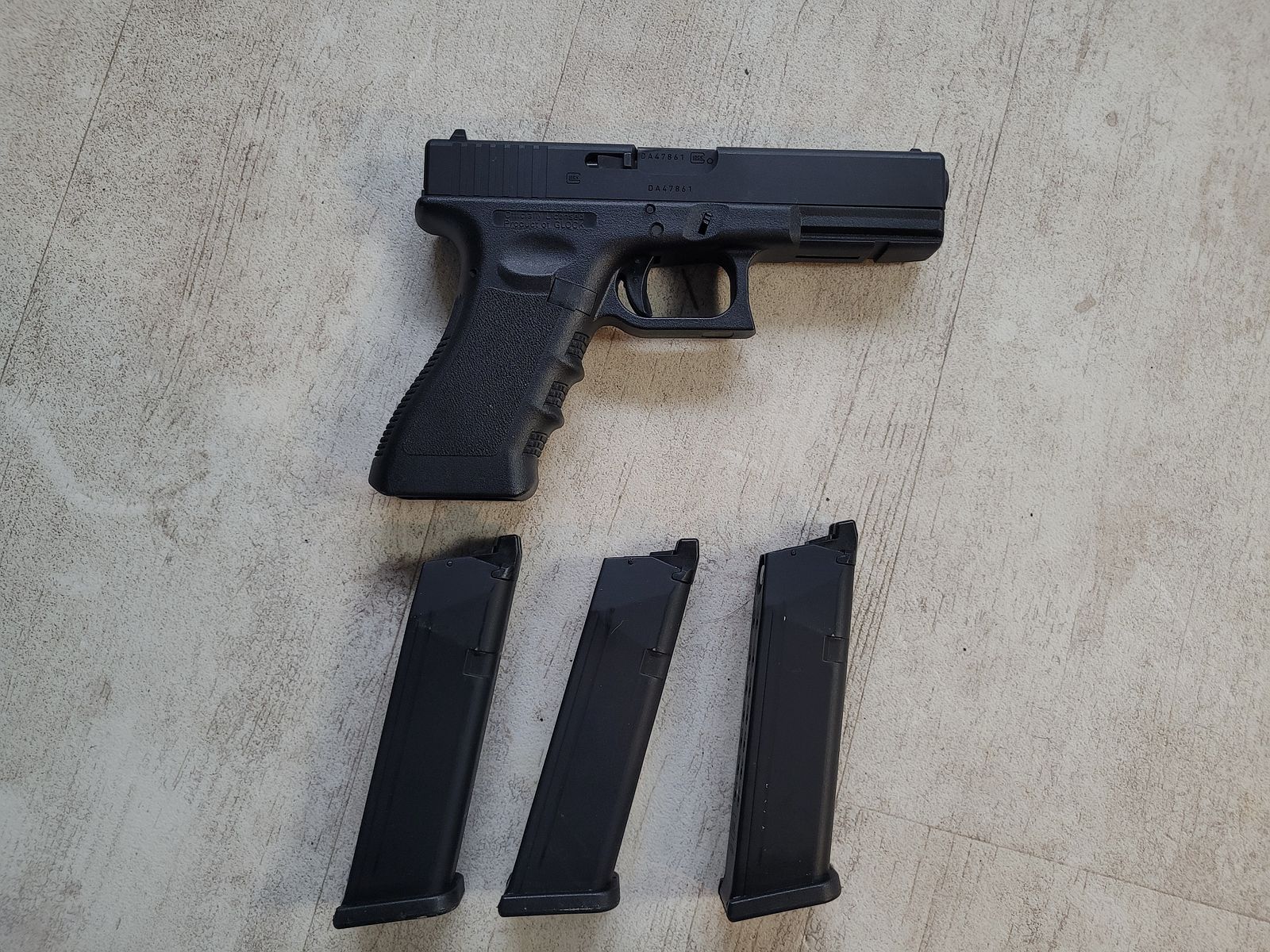 GHK Glock 17 Gen3 Alu CNC Schlitten und 2 EMags