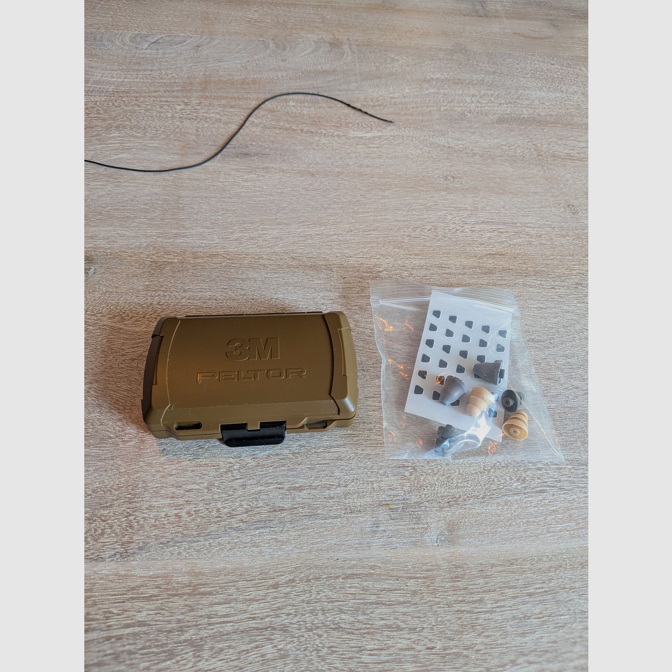 3M™ PELTOR™ Elektronische Gehörschutzstöpsel, braun, TEP-300 EU CY