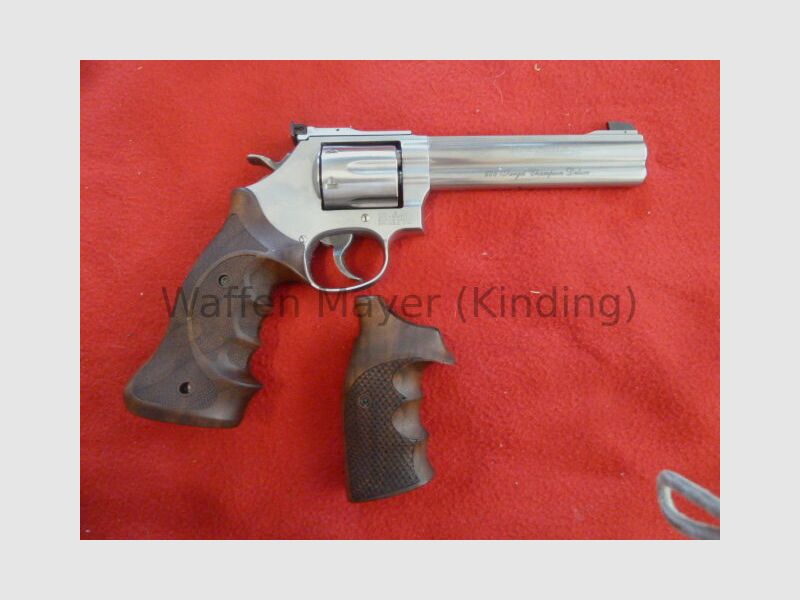 Smith & Wesson 686 -6- Target Champion Deluxe
