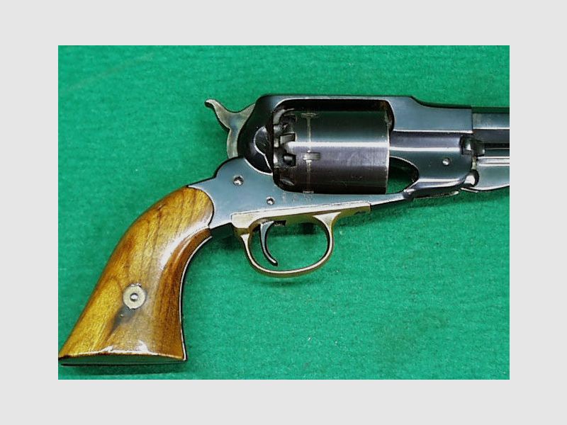 Revólver Uberti Remington 1858