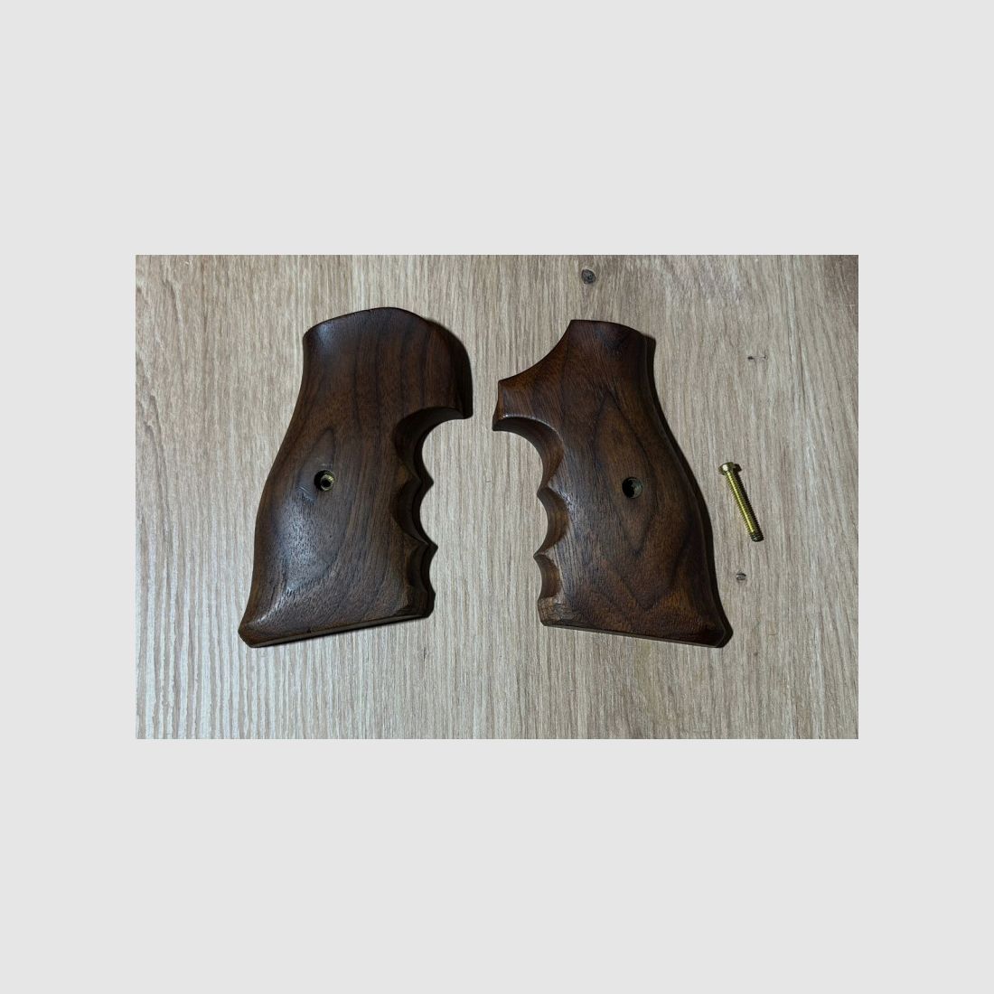 Nussbaum Griffschale - S&W Revolver K-Rahmen - S.B.