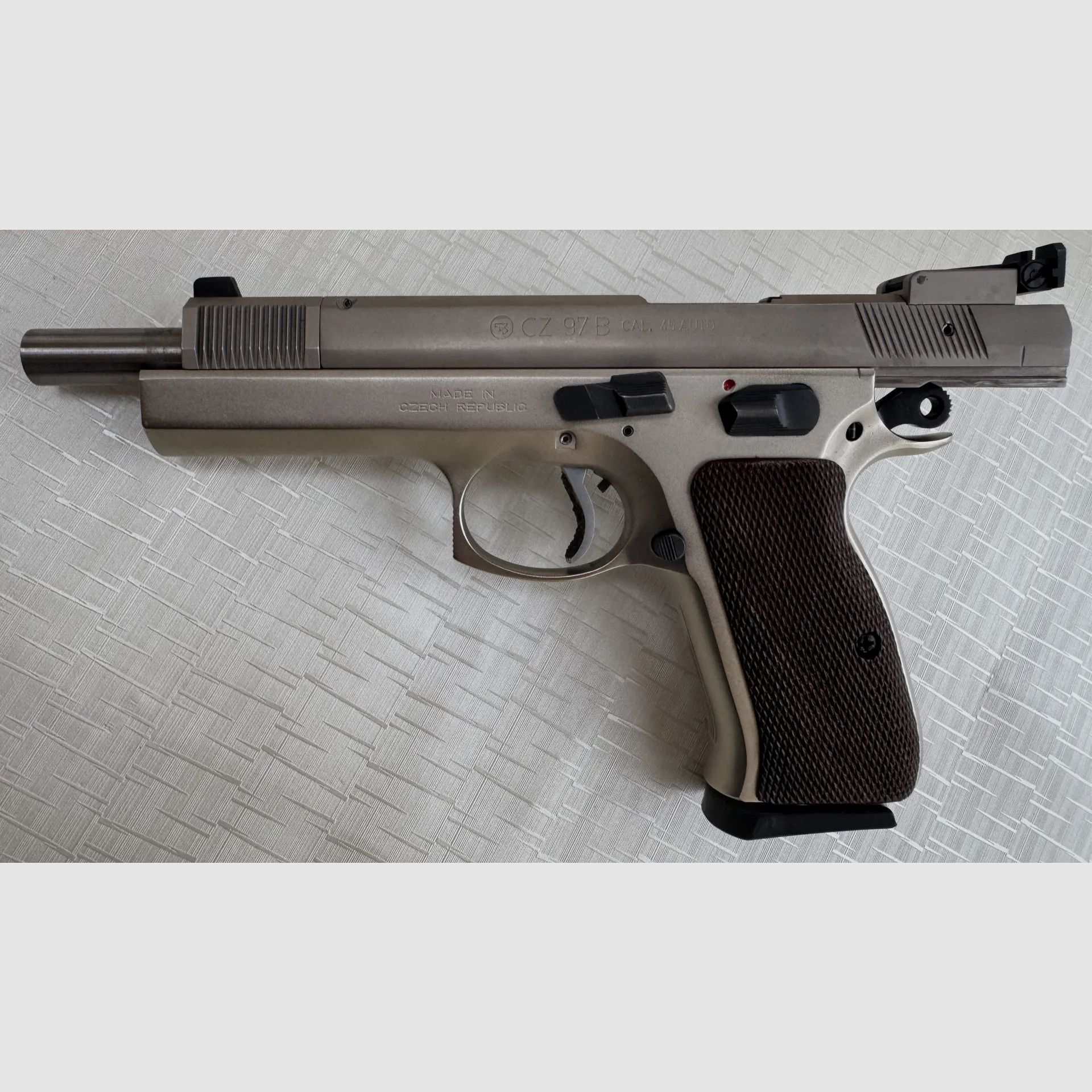 Brünner CZ 97 – Drost-Vollumbau, 6 Zoll, Kaliber .45 ACP