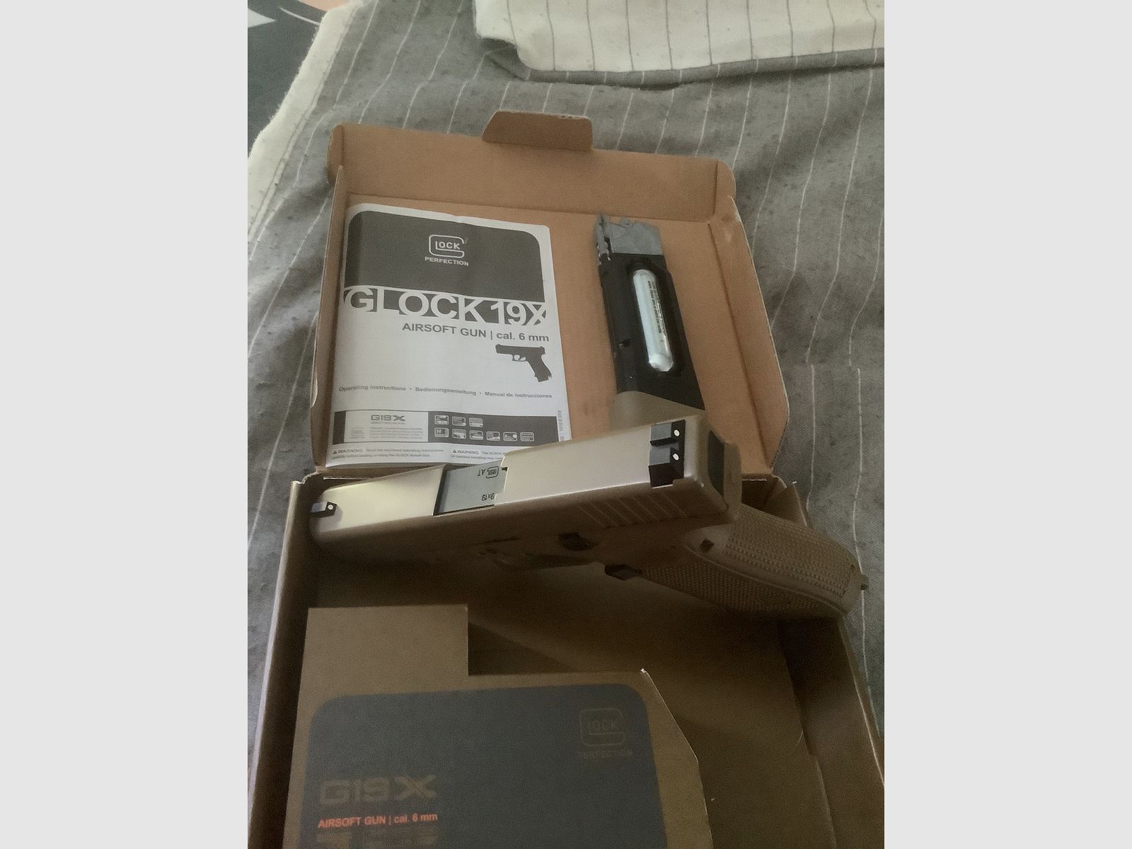 Umarex Glock 19X CO2. Pistole Coyote 19 Schuss