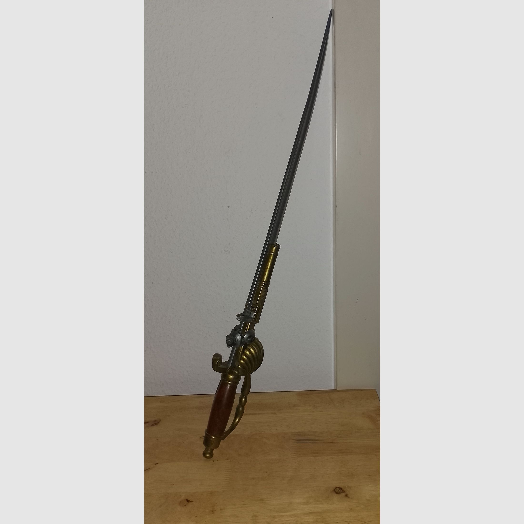Deko Säbel mit Steinschlosspistole ca.72cm Rarität.