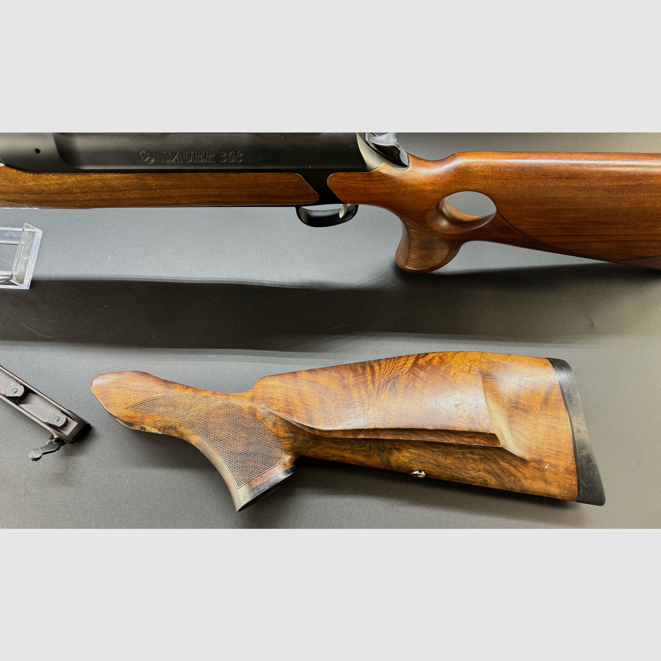 Sauer 303 - Semiautomatico; Cal.: .30-06Spring + regolazione gas variabile + montaggio Sauer per guida Zeiss