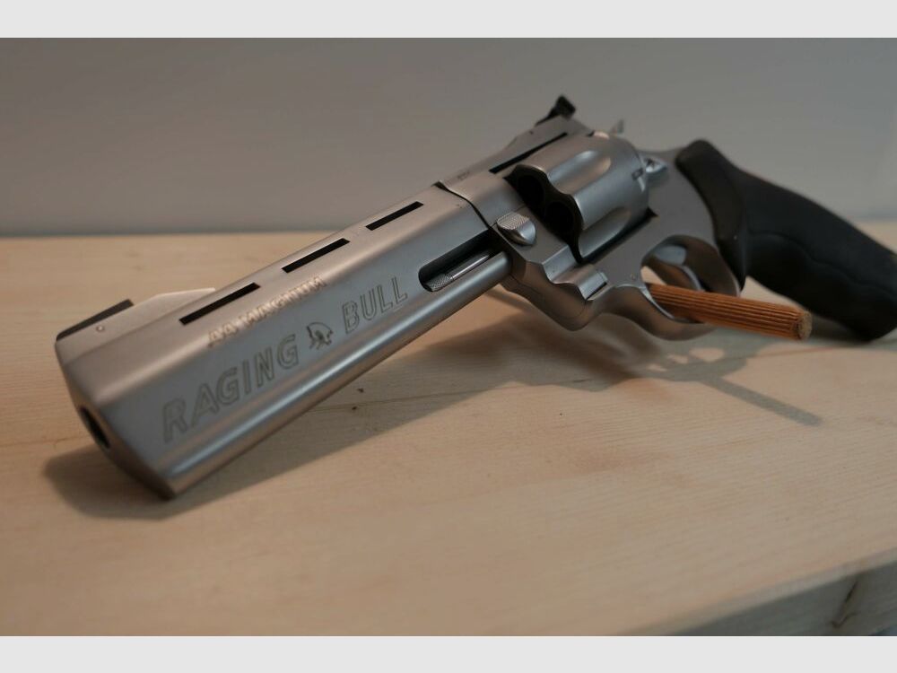 Taurus Raging Bull .44RemMag