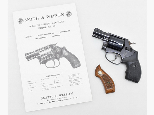 SMITH & WESSON Revolver Mod. 36 " CHIEFS SPECIAL " mit 2" Lauf Kaliber .38 Spec.