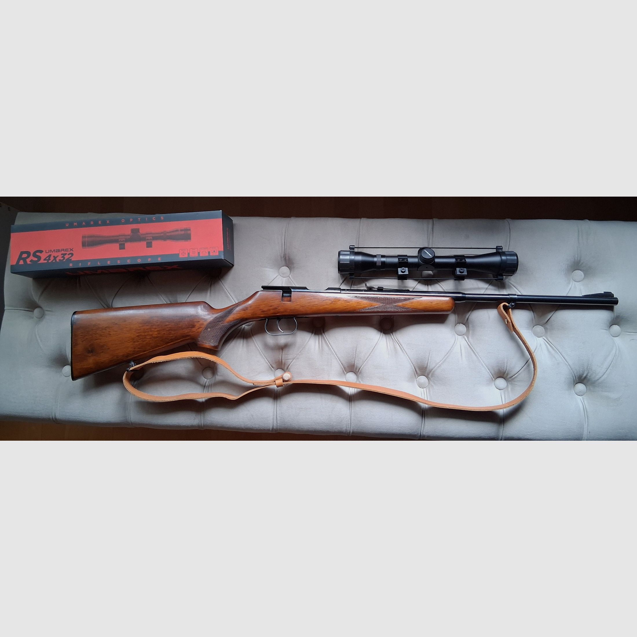 H.Schmidt KG Oggenhausen carabina a colpo singolo 4mmRand lungo con PTB 4-69 molto rara e estremamente precisa.