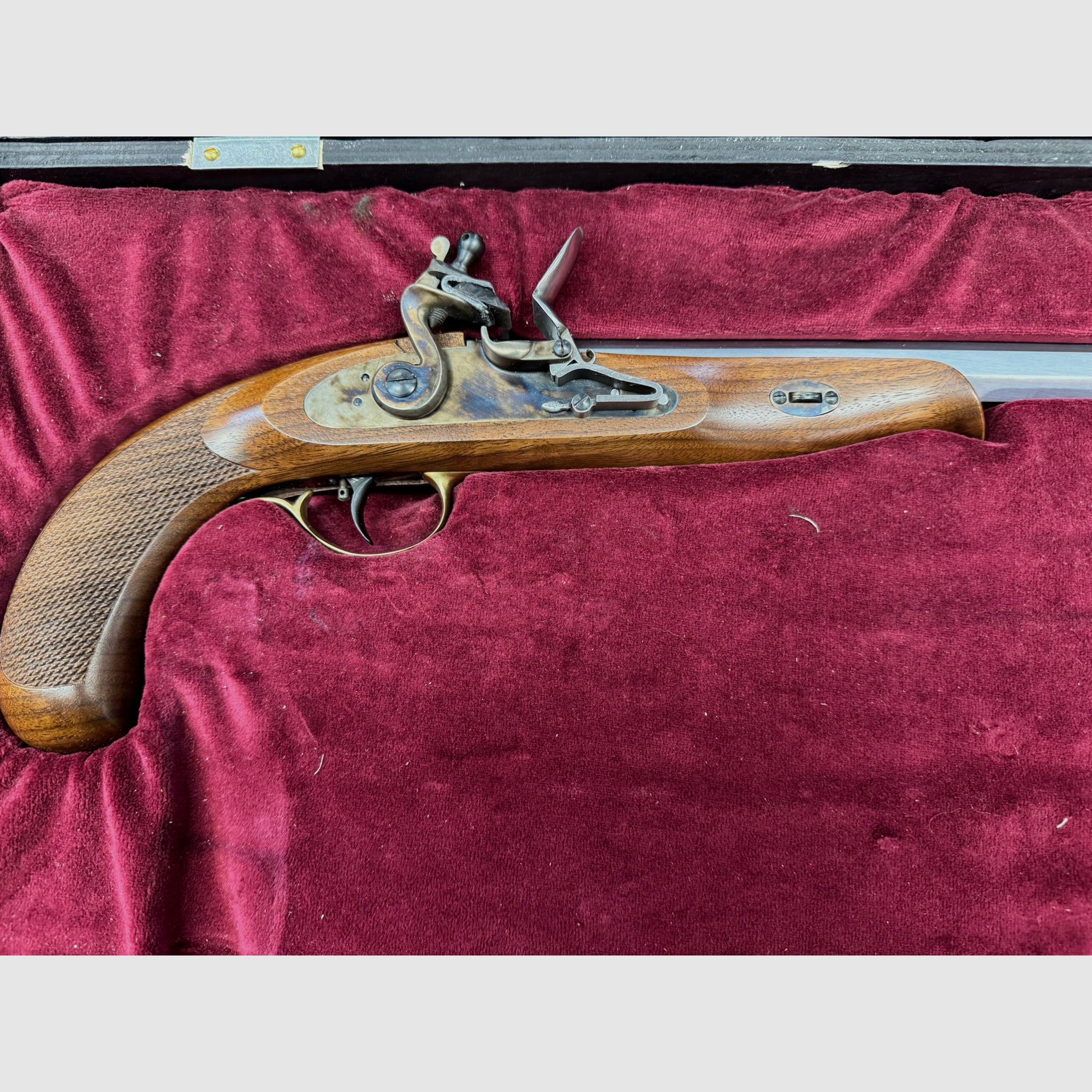   Konvolut für Vorderlader,  2 Pistolen und Zubehör 
