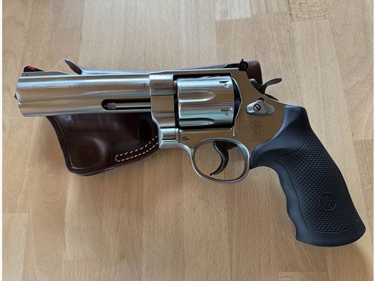 Smith & Wesson 629 Classic,.44Mag, 5"-Lauf. Neuwertig