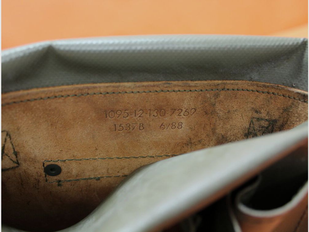 BUND SURPLUS Heckler&Koch Signalpistole: Pistolentasche BUND (1095-12-130-7269) Schichtstoff oliv SURPLUS