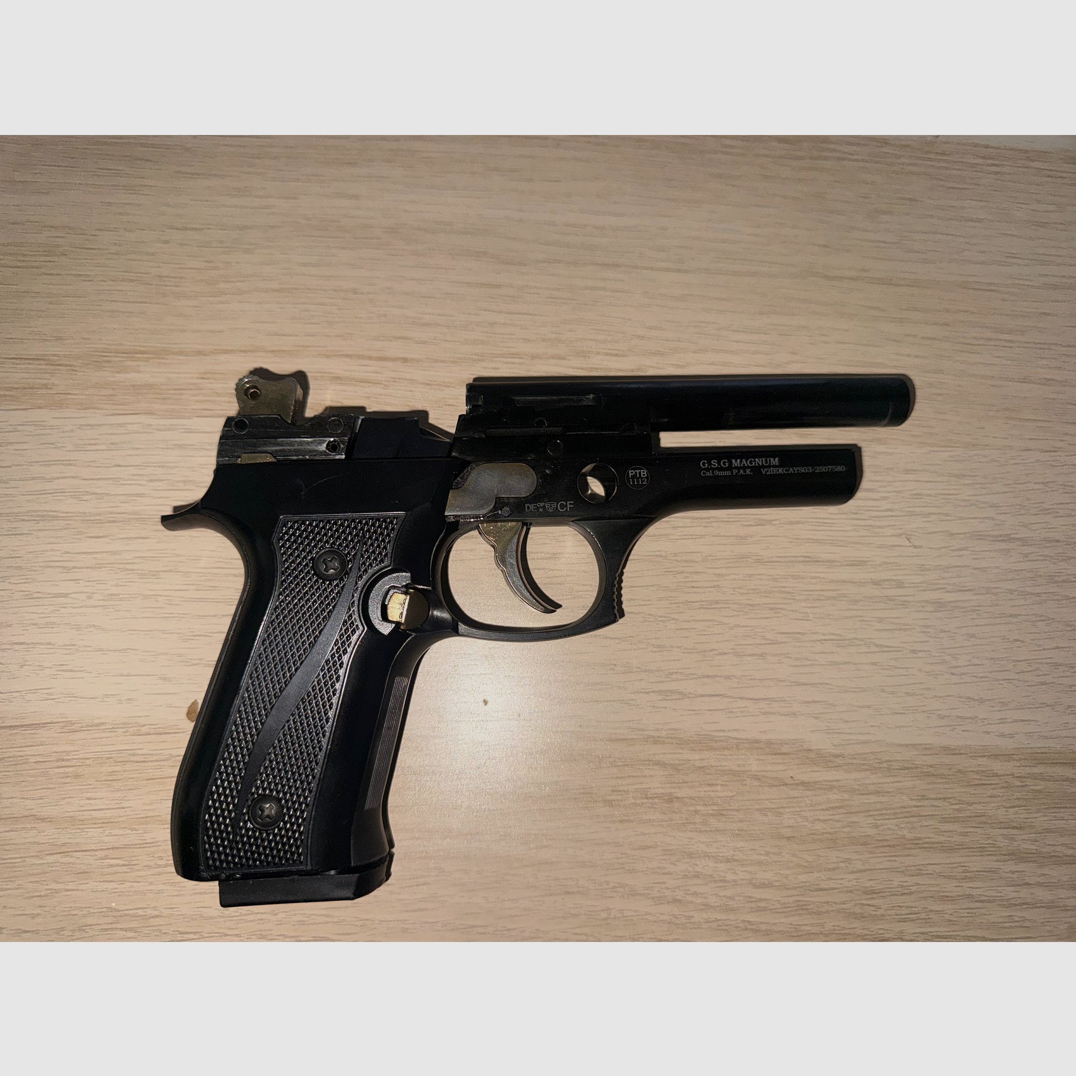 Ekol Firat Magnum pistola de fogueo 9 mm P.A.K. – Oro