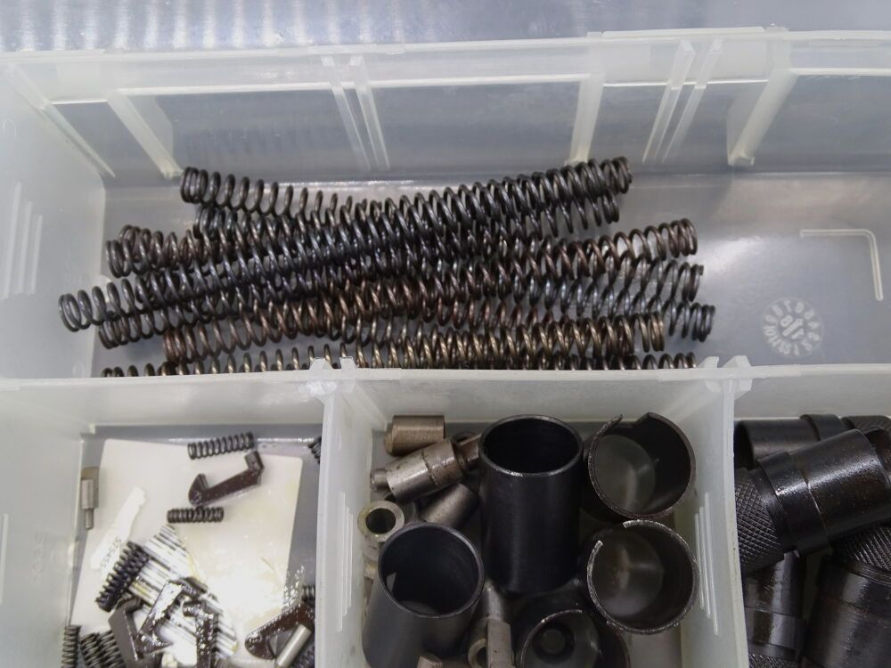 M150 iglica spustowa sprężyny wyciągacz Schlabolzenmutter Suhl M150 200 skrzynka z częściami zamiennymi