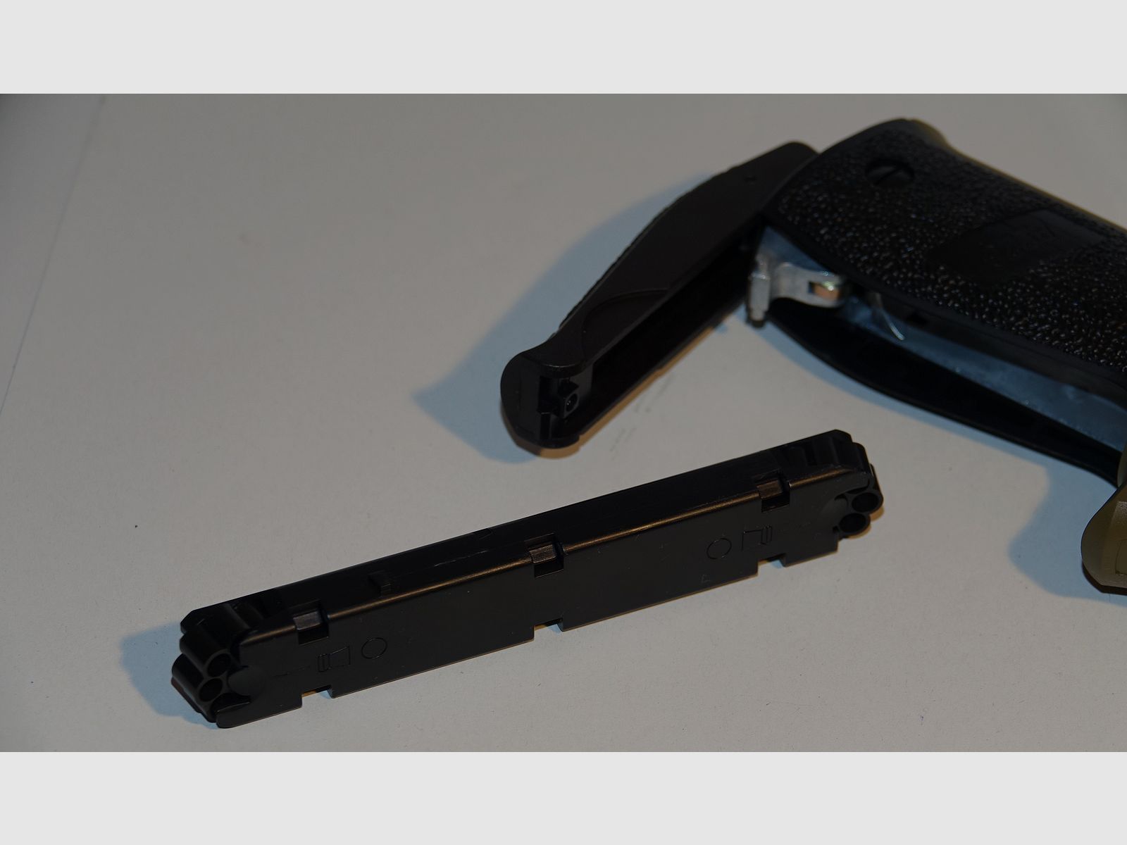  Pistola CO2 BlowBack SigSauer P226 en raro TAN BEIGE / DARK Earth como nueva