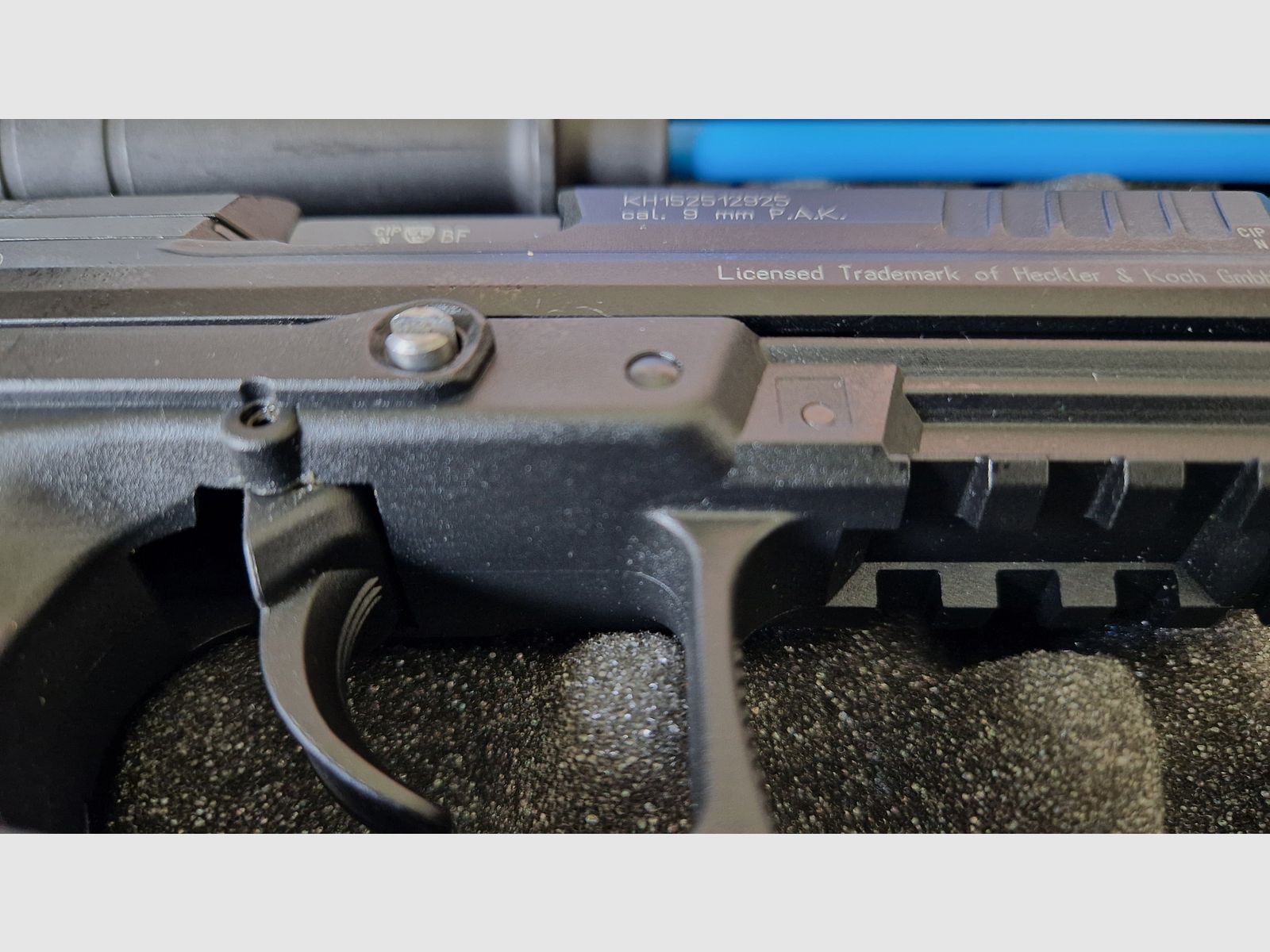 Heckler & Koch P30 Schreckschuss-Pistole 9 mm P.A.K. brüniert im Koffer