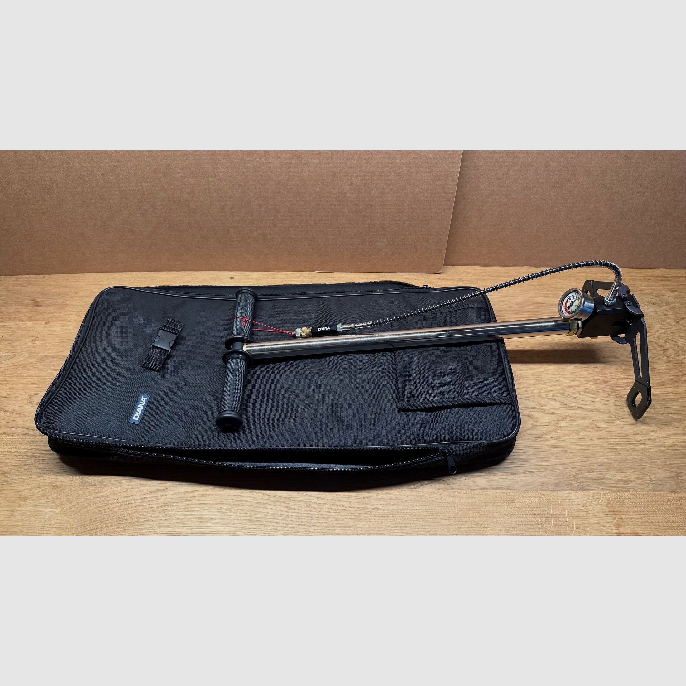 Pressluftgewehr Walther 1250 Dominator FT stock in plastica, scope 8-32x56, suppressor e bipiede calibro 4,5 mm incl. accessori !!!