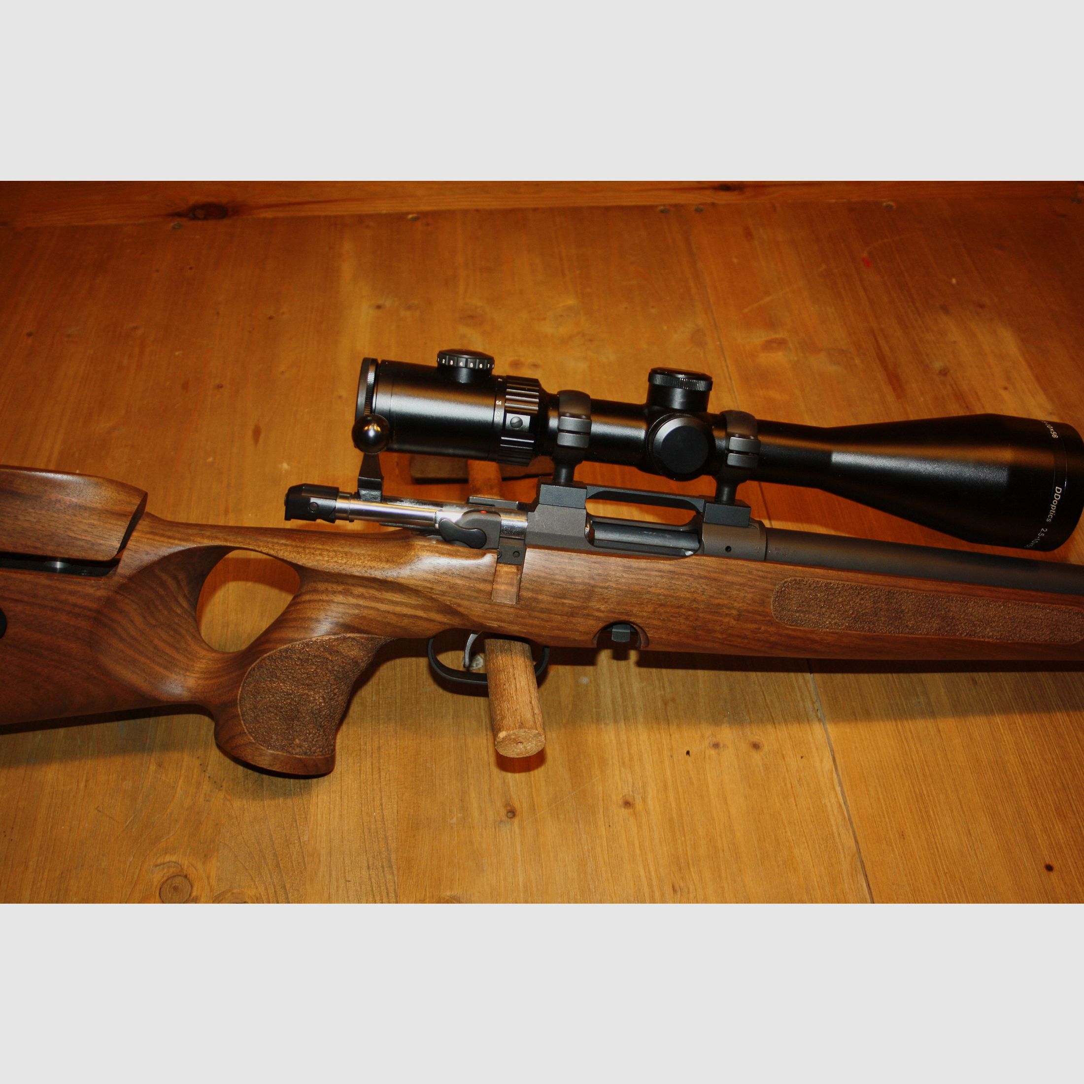 CZ 527 Varmint .223 Rem.  mit Nussbaum Lochschaft