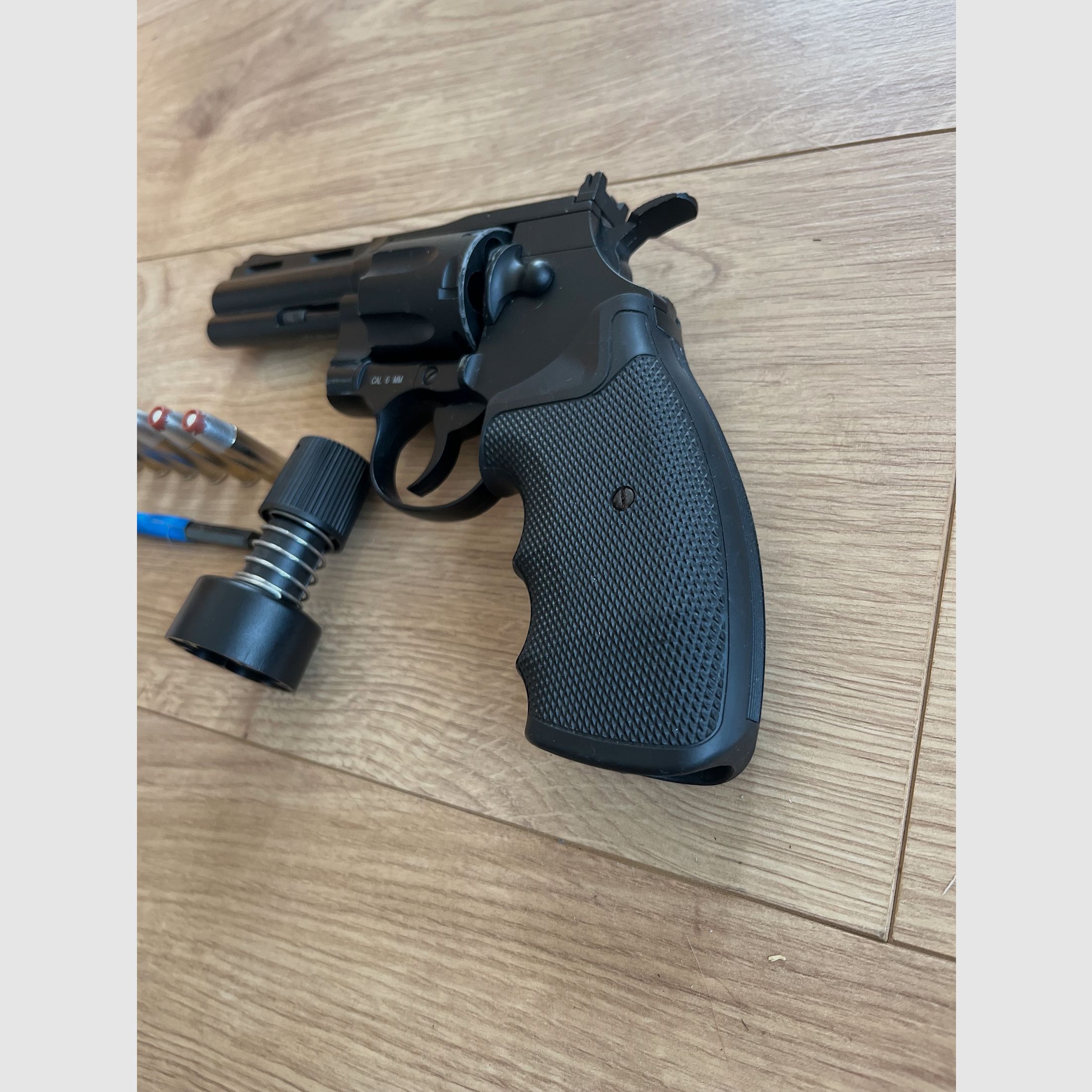 KWC .357 Python 4 inch Revolver Full Metal CO2 6mm