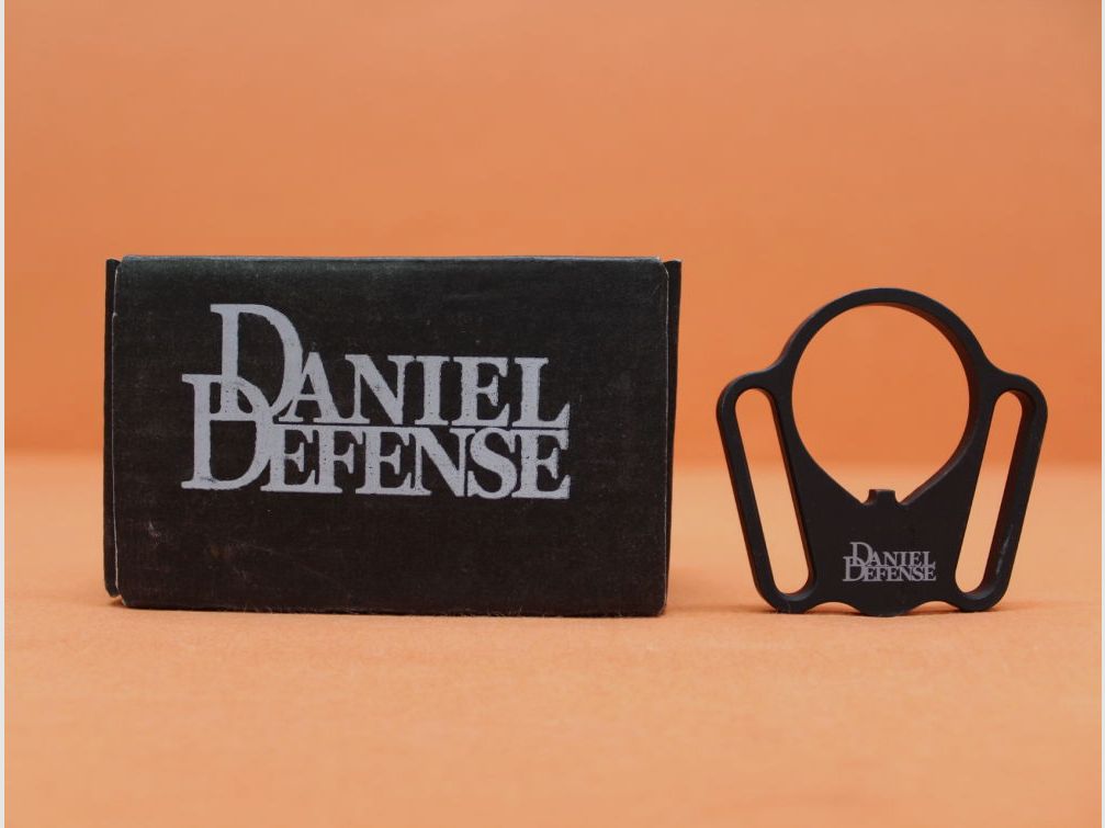Daniel Defense, Inc. AR-15: Piastra di fine ricevitore Daniel Defense (DD-4002) Adattatore per montaggio della cinghia Burnsed Loop Amb/ Gancio per cinghia