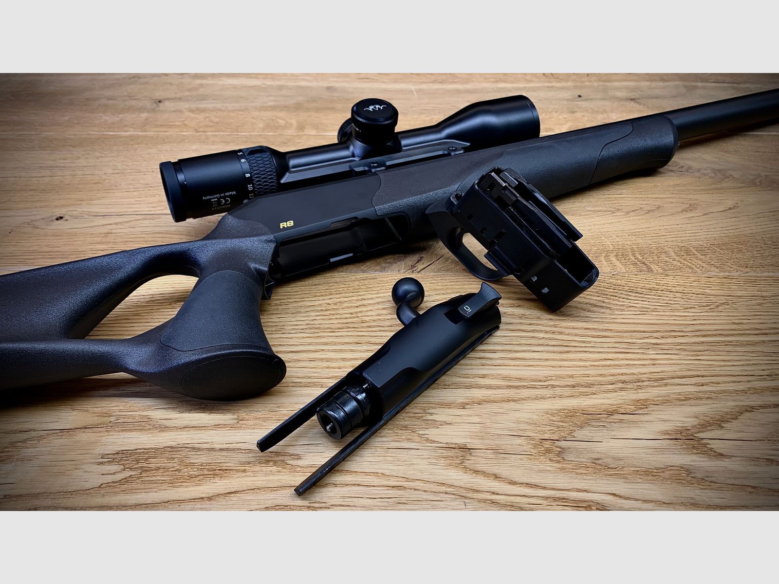 Blaser R8 Ultimate Silence Elastomer /8x57IS o. .308 / 47cm LL / inkl. Blaser B2 2-12x50 und BSM